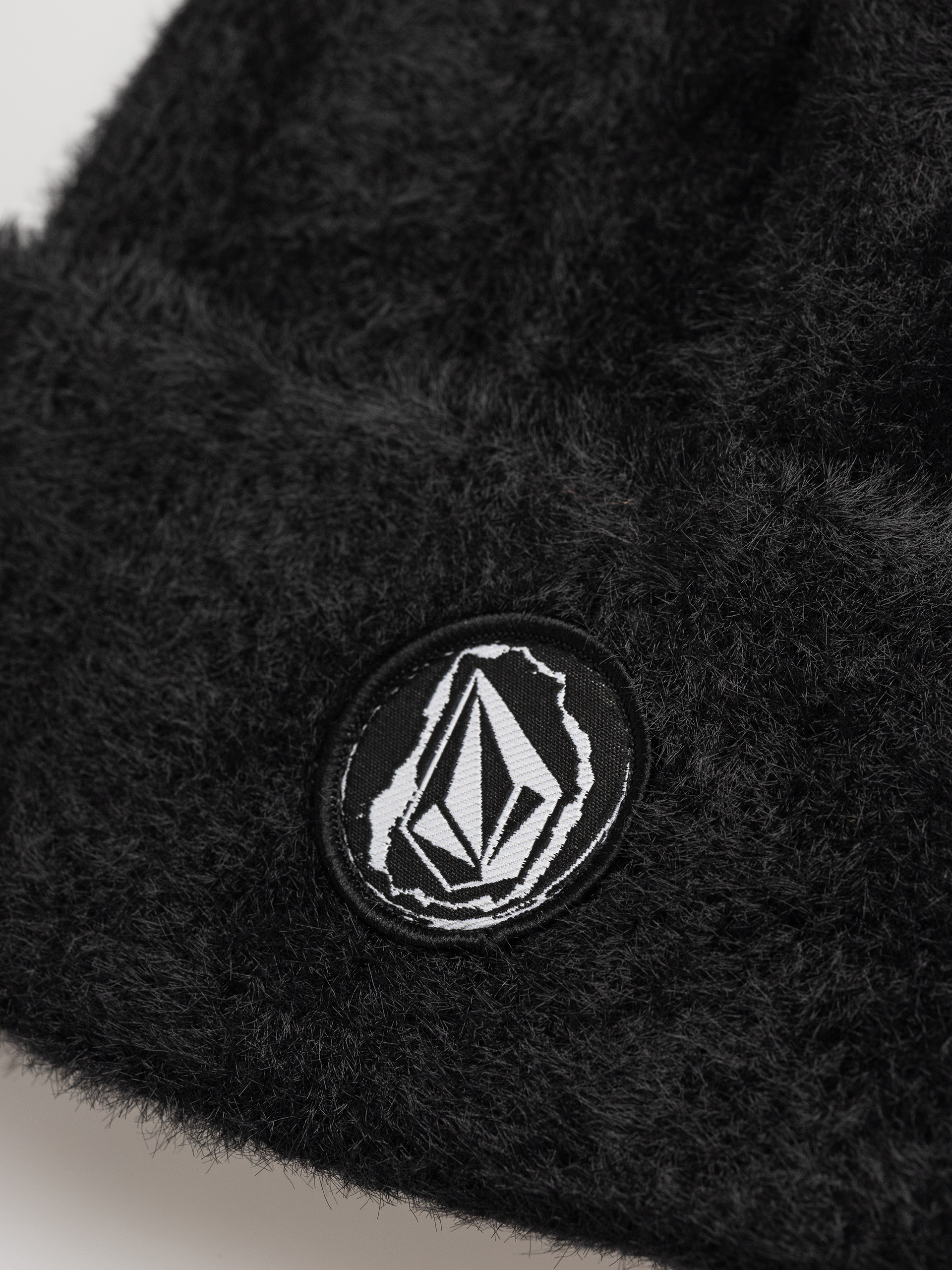 Čiapka Volcom Fuzz Teddy Wmn (black)