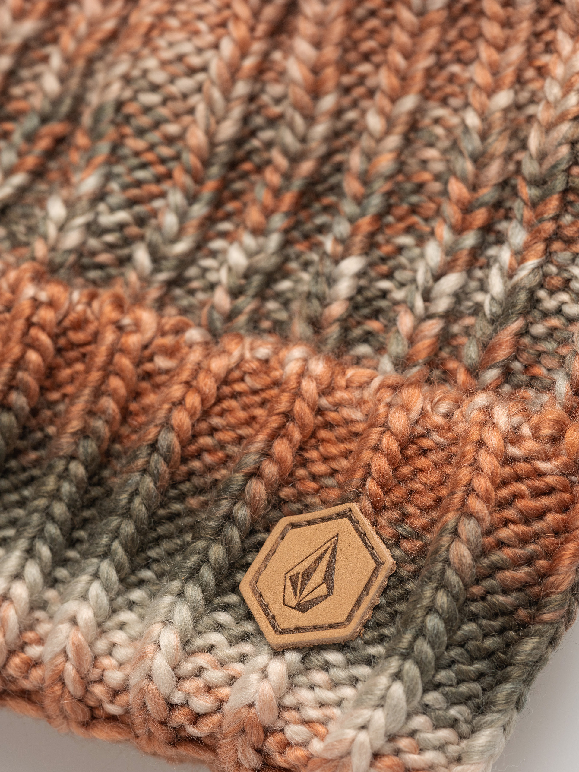 Čiapka Volcom Lyra Wmn (henna)