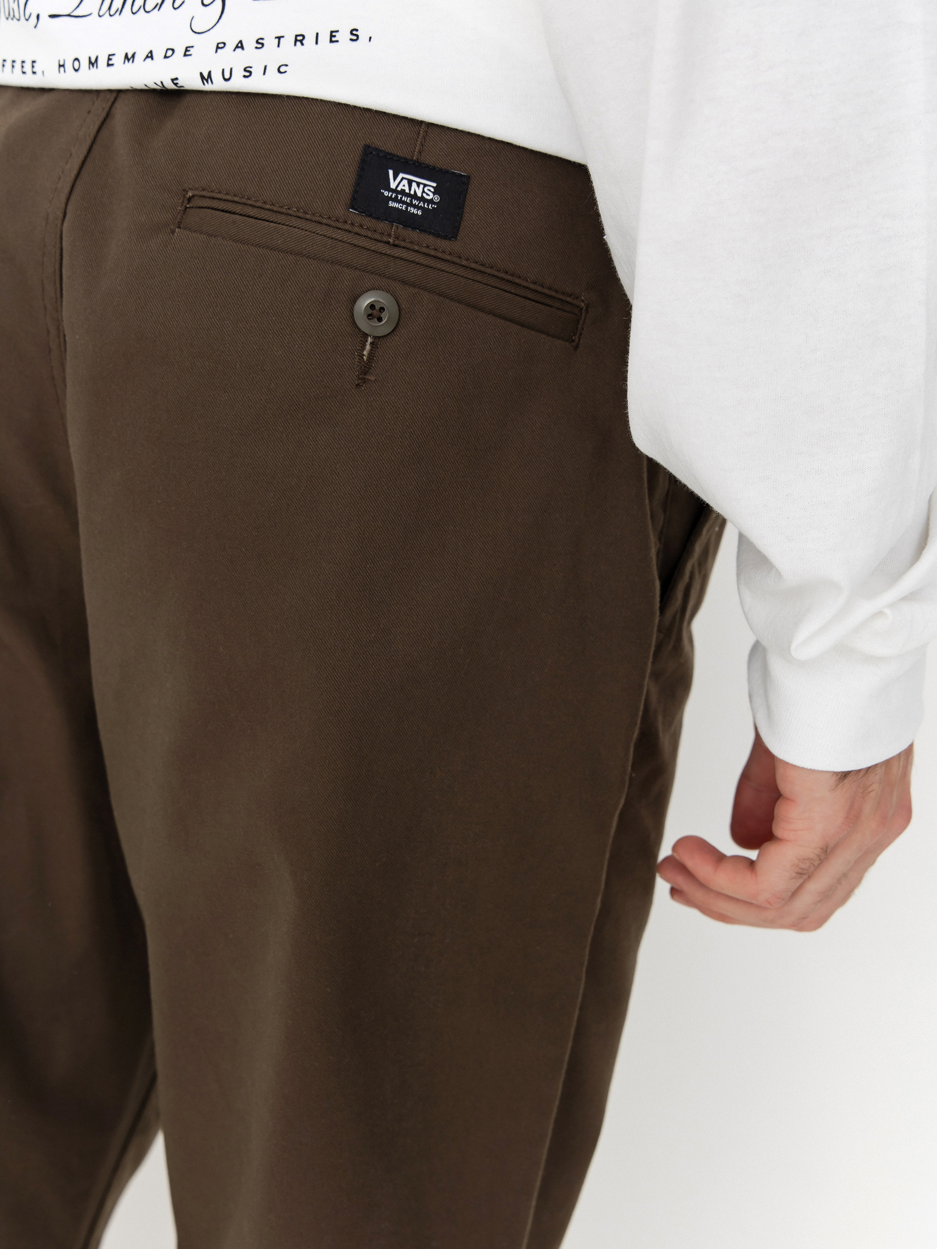 Nohavice Vans Authentic Chino Relaxed (coal brown)
