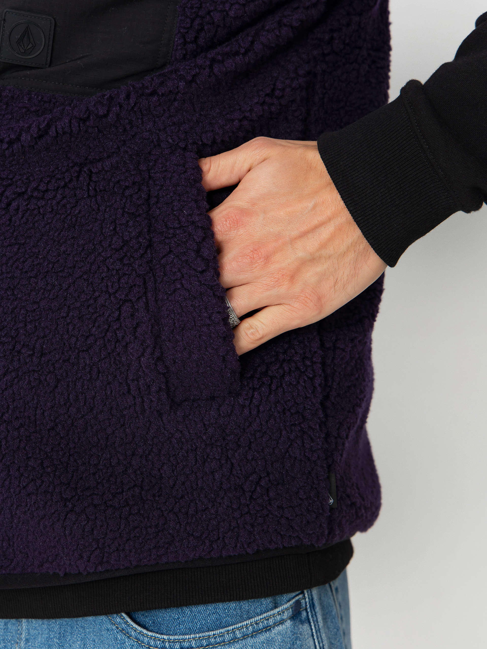 Vesta Volcom Muzzer Fuzzar (dark purple)