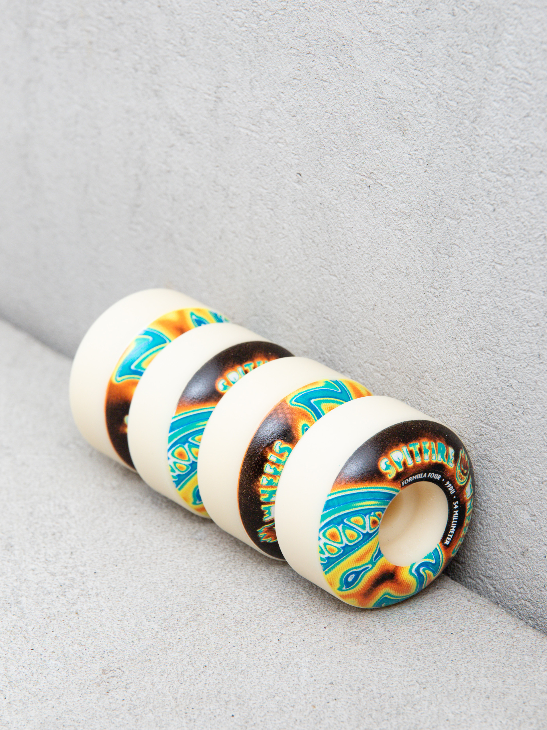 Kolieska Spitfire F4 99D Radioactive Bighead (natural)