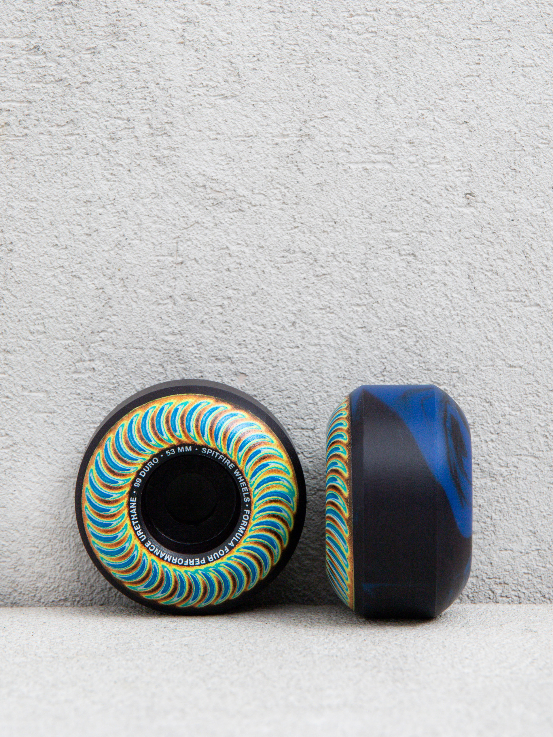 Kolieska Spitfire F4 99D Radioactive Classic (black/blue swirl)