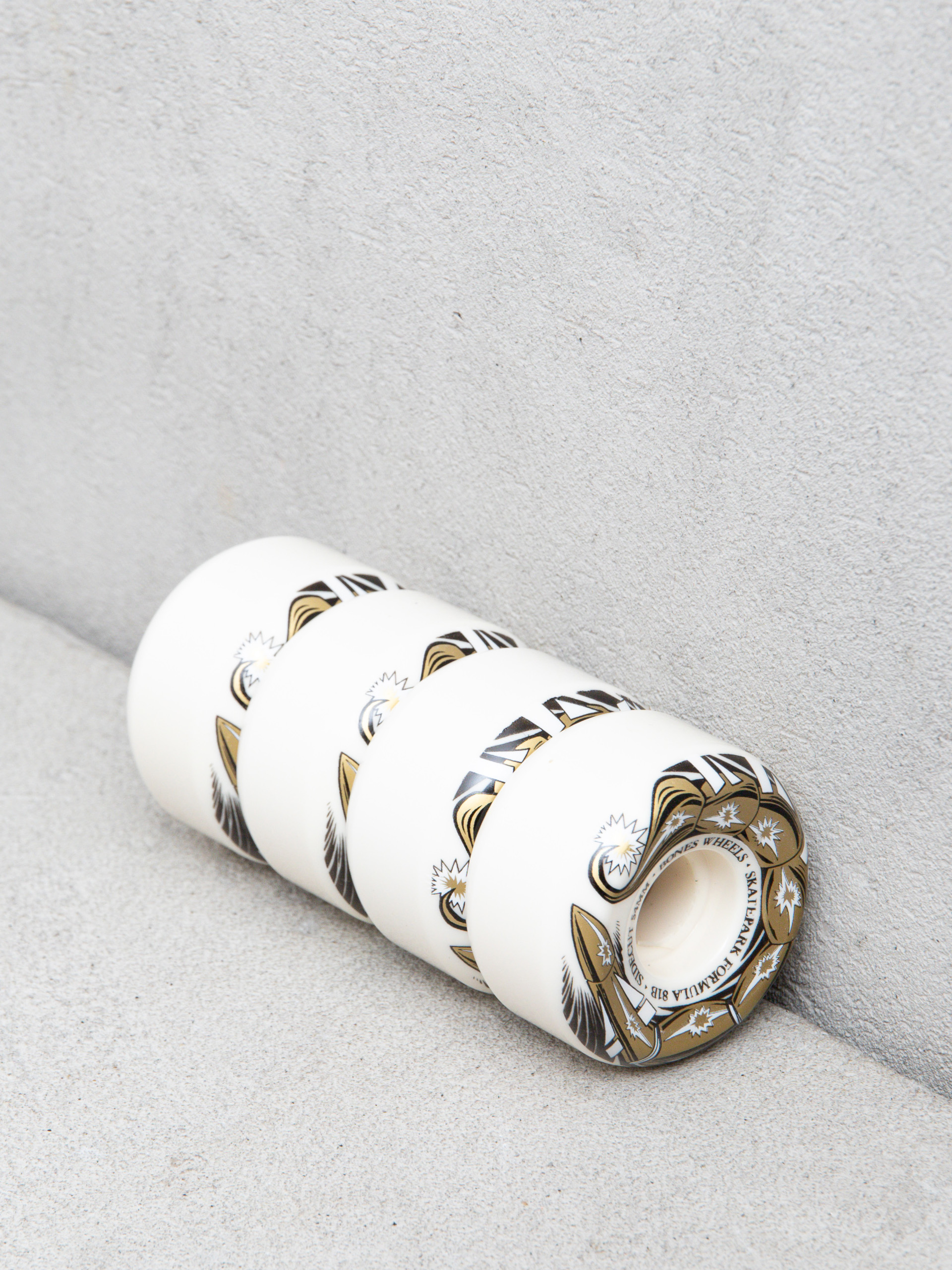 Kolieska Bones SPF 81B Scorpeedo Sidecut