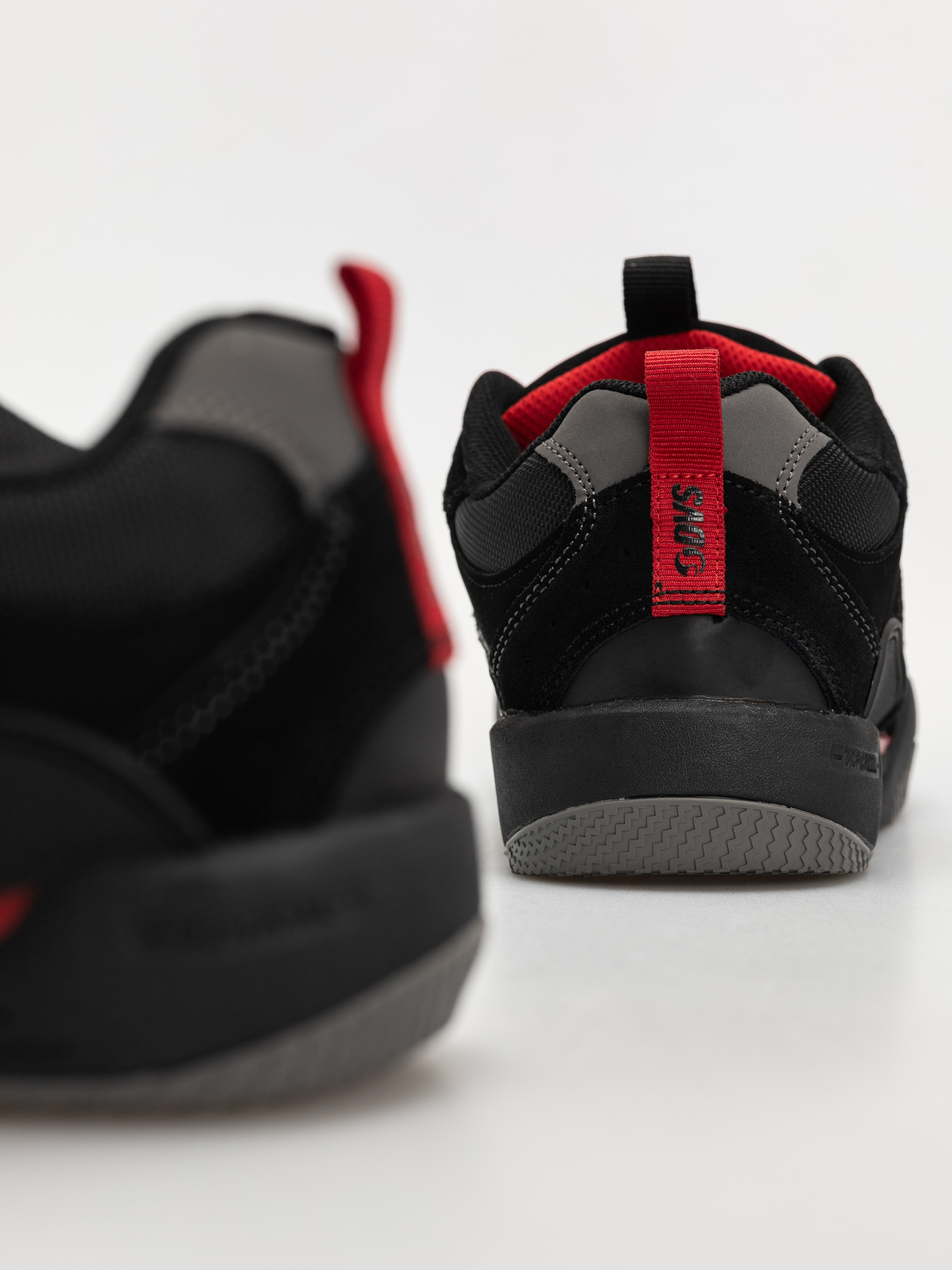 Topánky DVS Slot (blk/blk/red)
