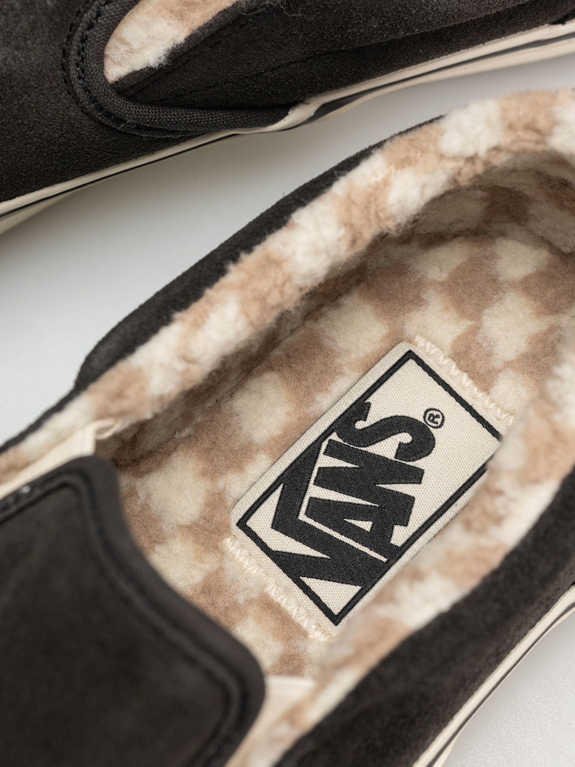 Topánky Vans Classic Slip On (cozy hug faded black)