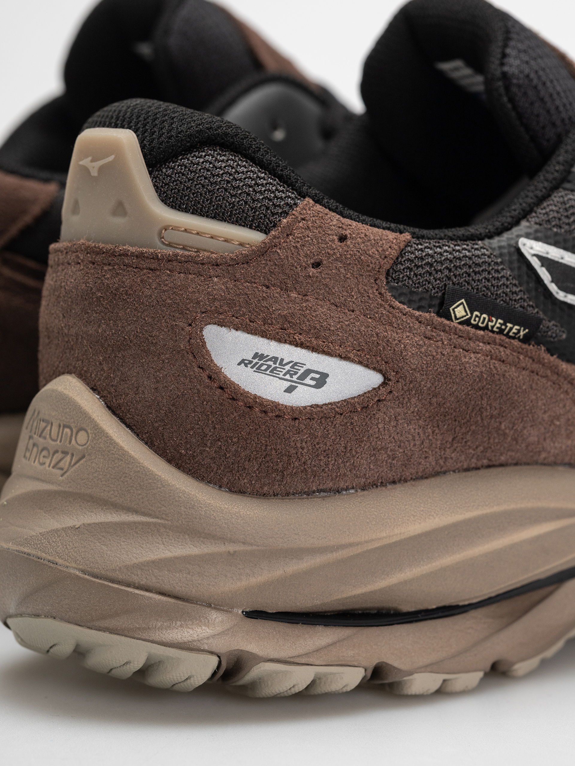 Topánky Mizuno Wave Rider GTX (black sand/black/chicory coffee)