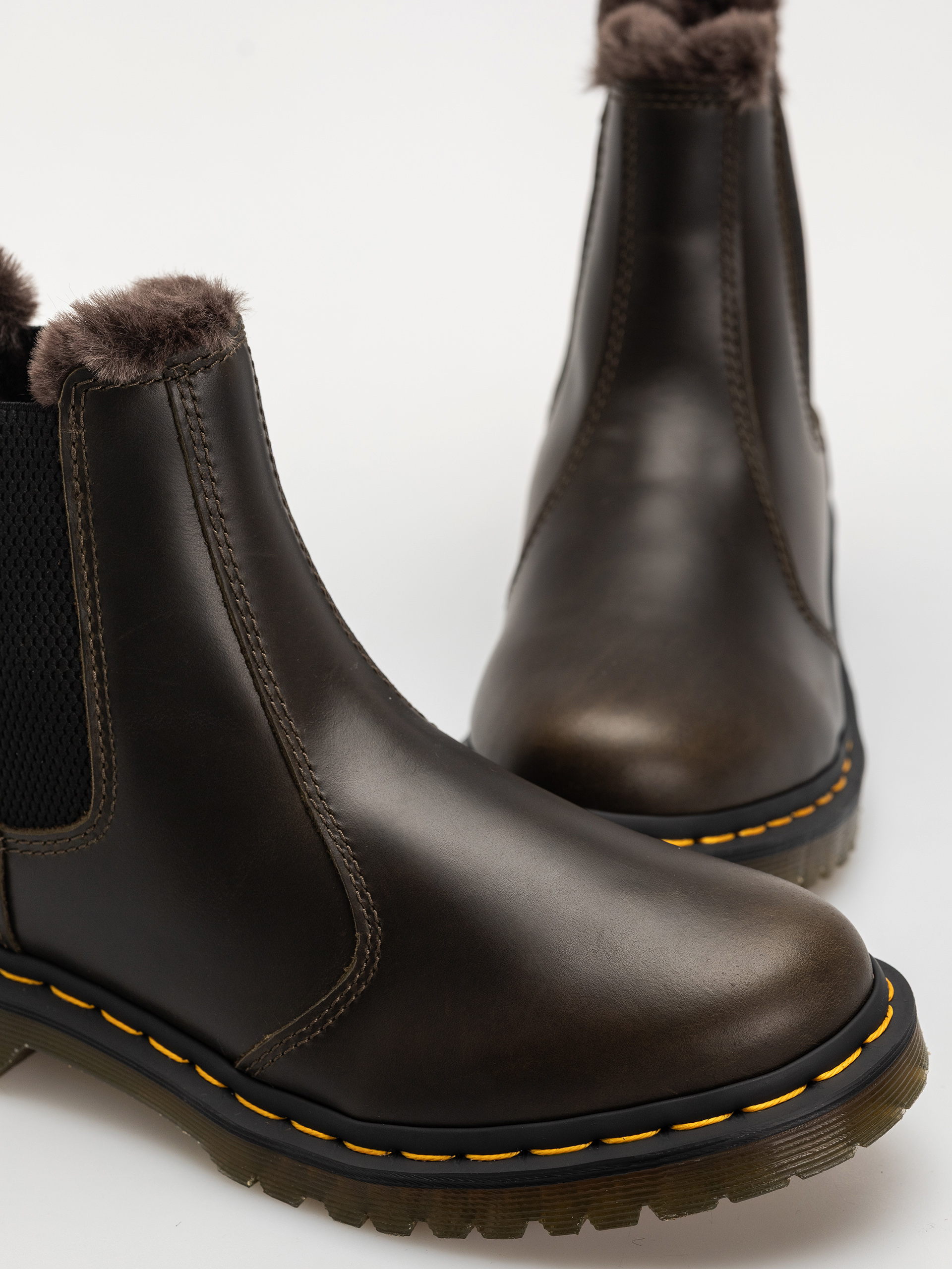 Topánky Dr. Martens 2976 Leonore Chelsea Wmn (dark taupe taupe orleans)
