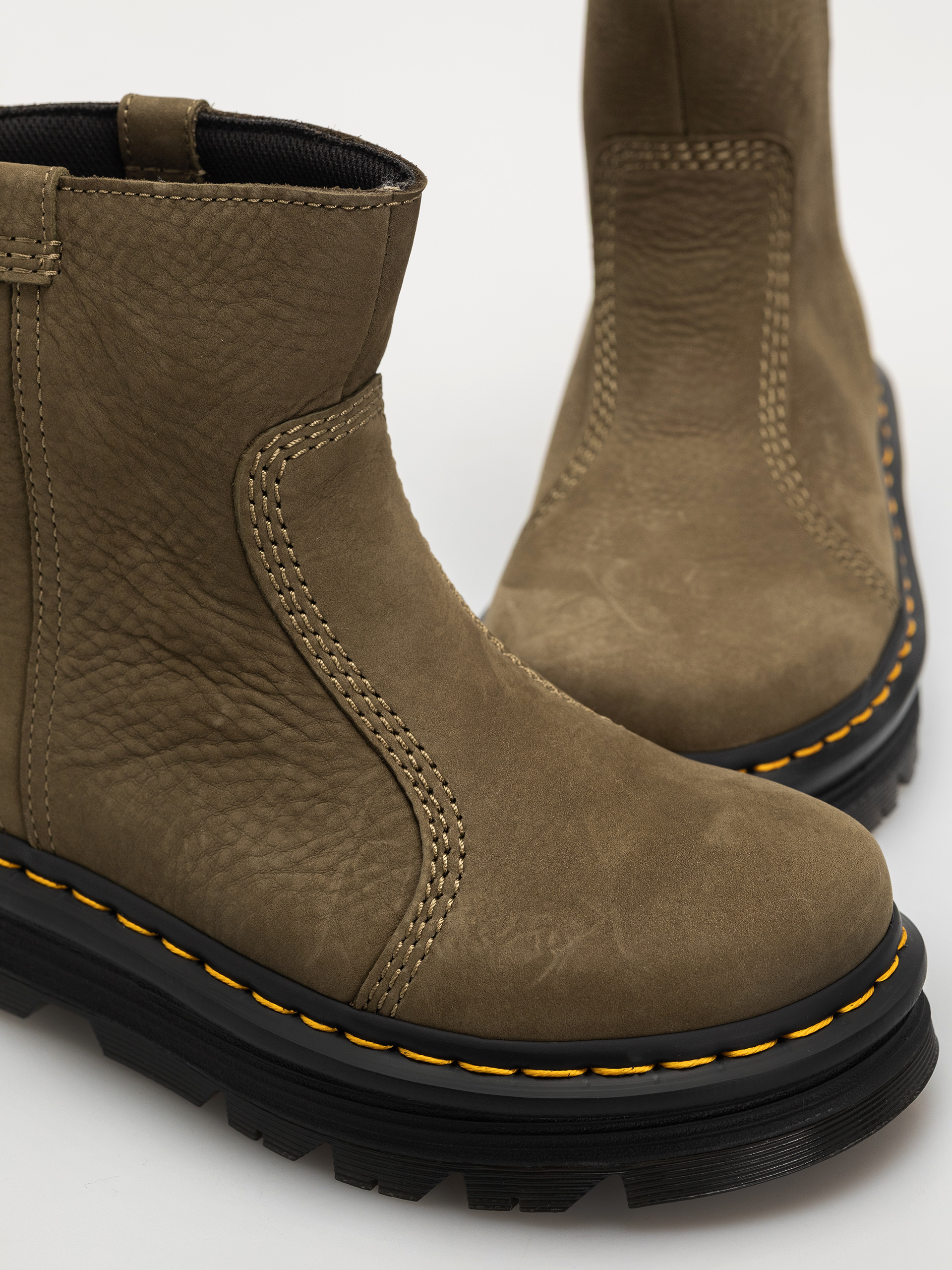 Topánky Dr. Martens ZebZag Rigger Rigger Wmn (dms olive milled nubuck wp)