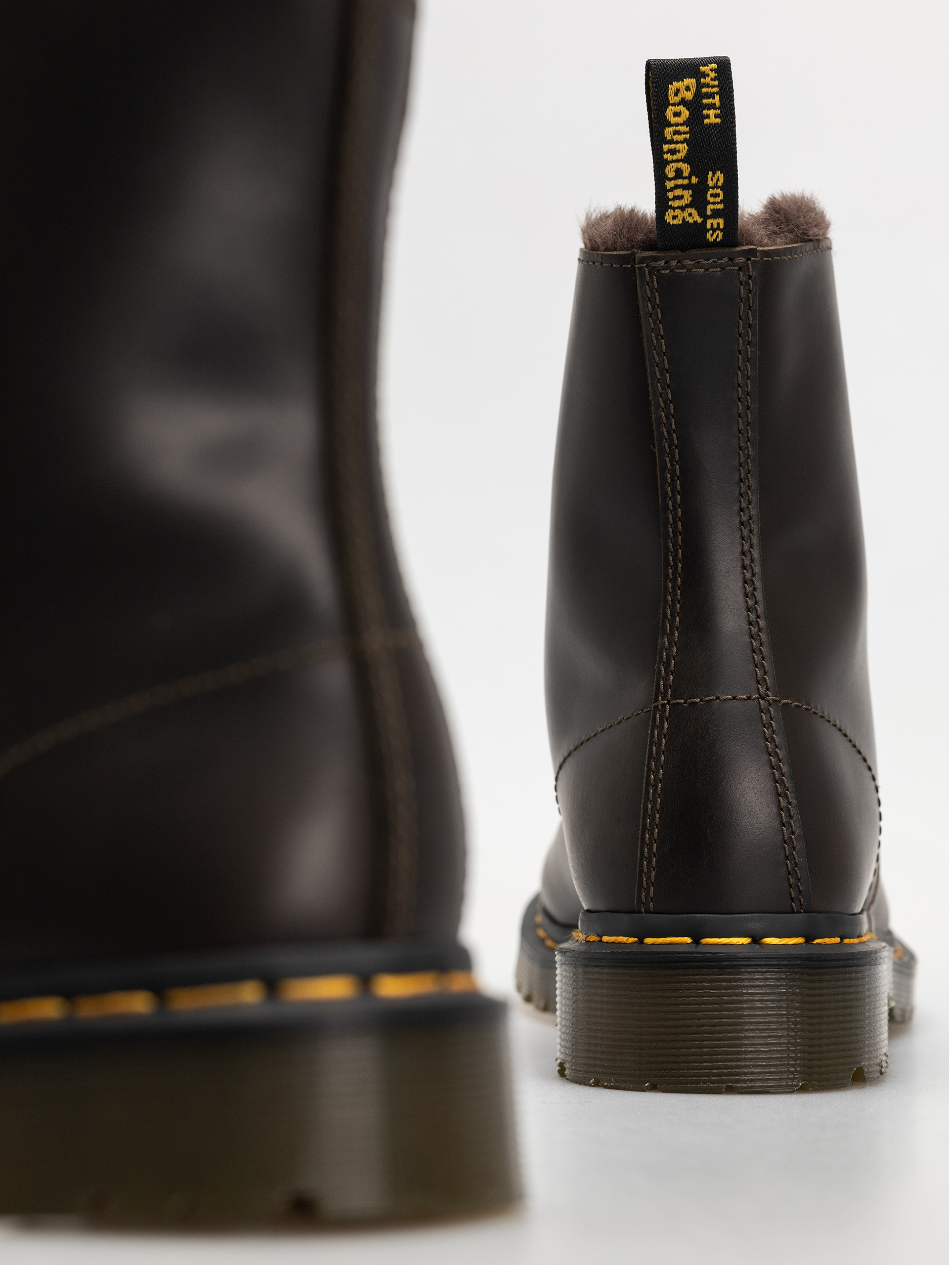 Topánky Dr. Martens 1460 Serena Wmn (dark taupe taupe orleans)