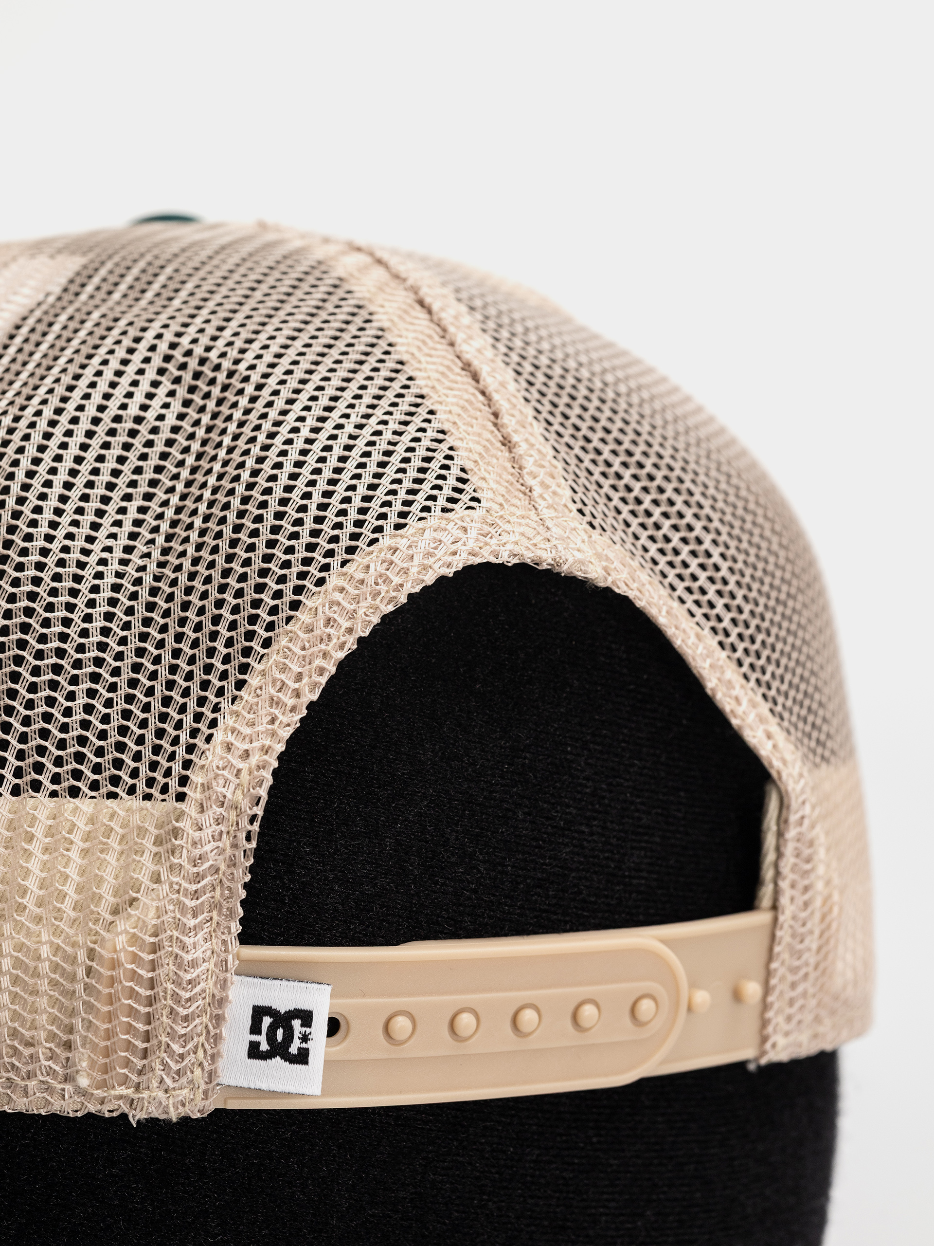 Šiltovka DC Gas Station Trucker (oatmeal)