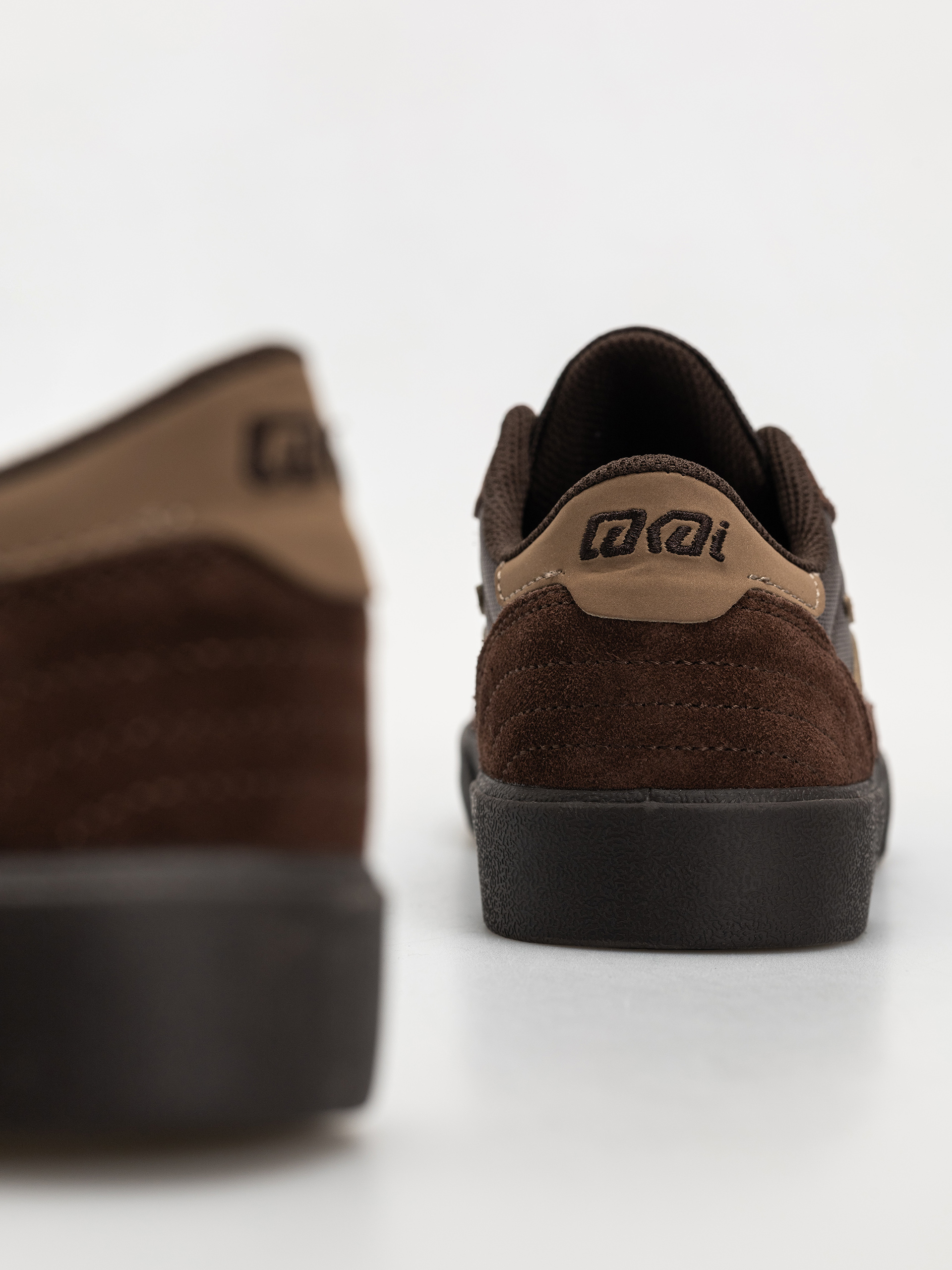 Topánky Lakai Cambridge (chestnut suede monochrome)