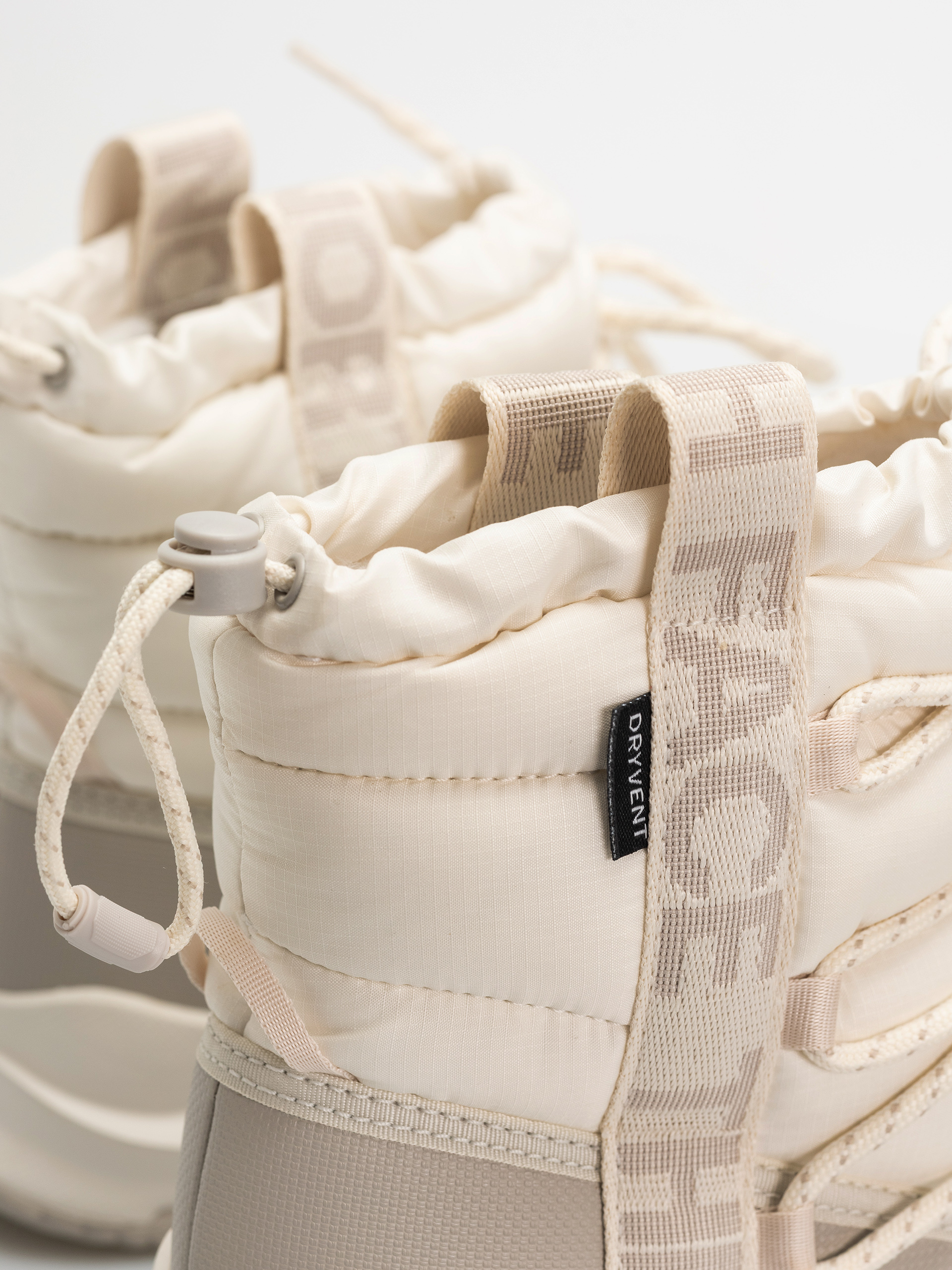 Topánky The North Face Thermoball Lace Up Wp Wmn (gardenia white/silvergrey)