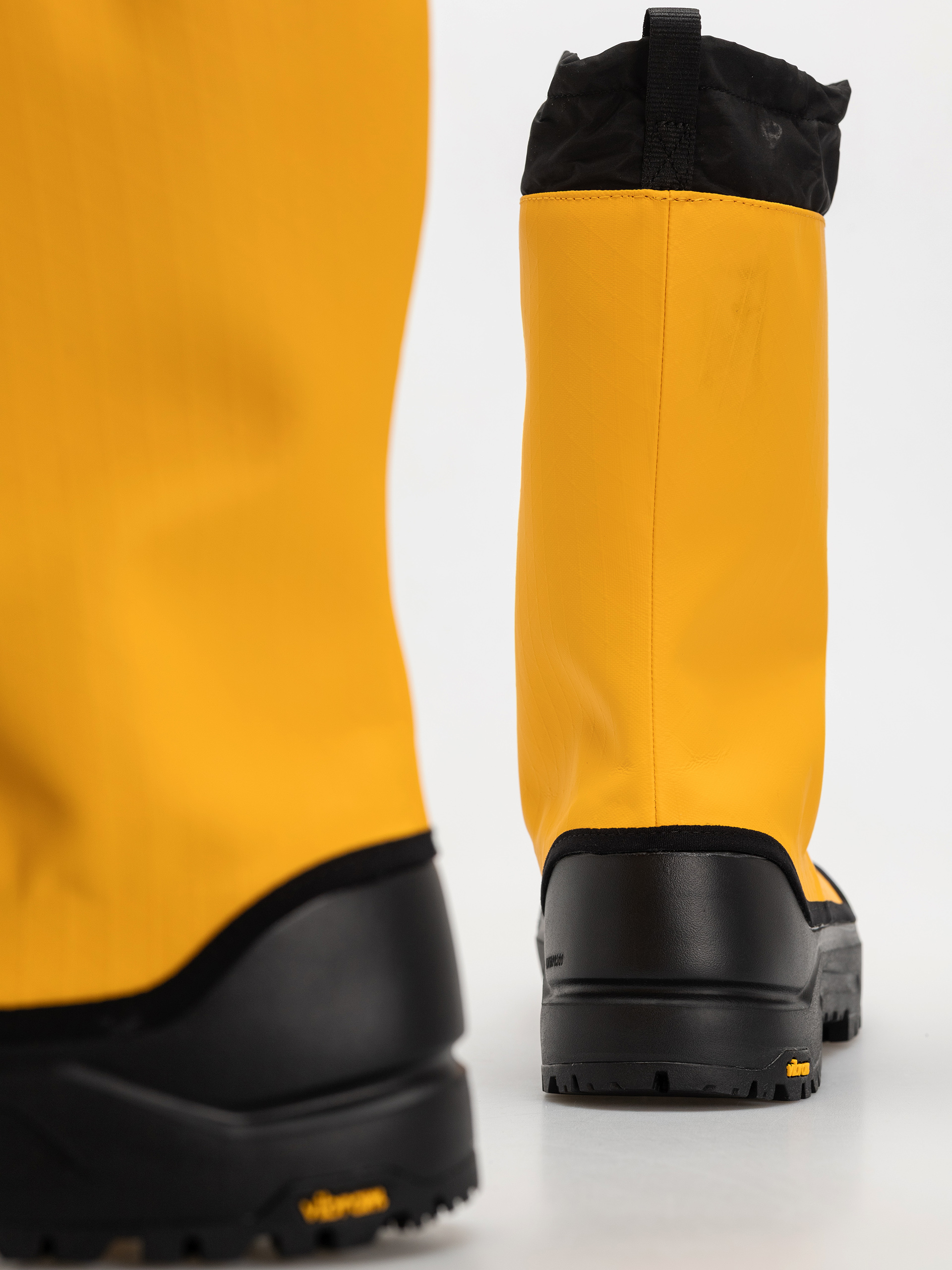 Topánky The North Face Base Camp 200 Wp (summit gold/tnf black)