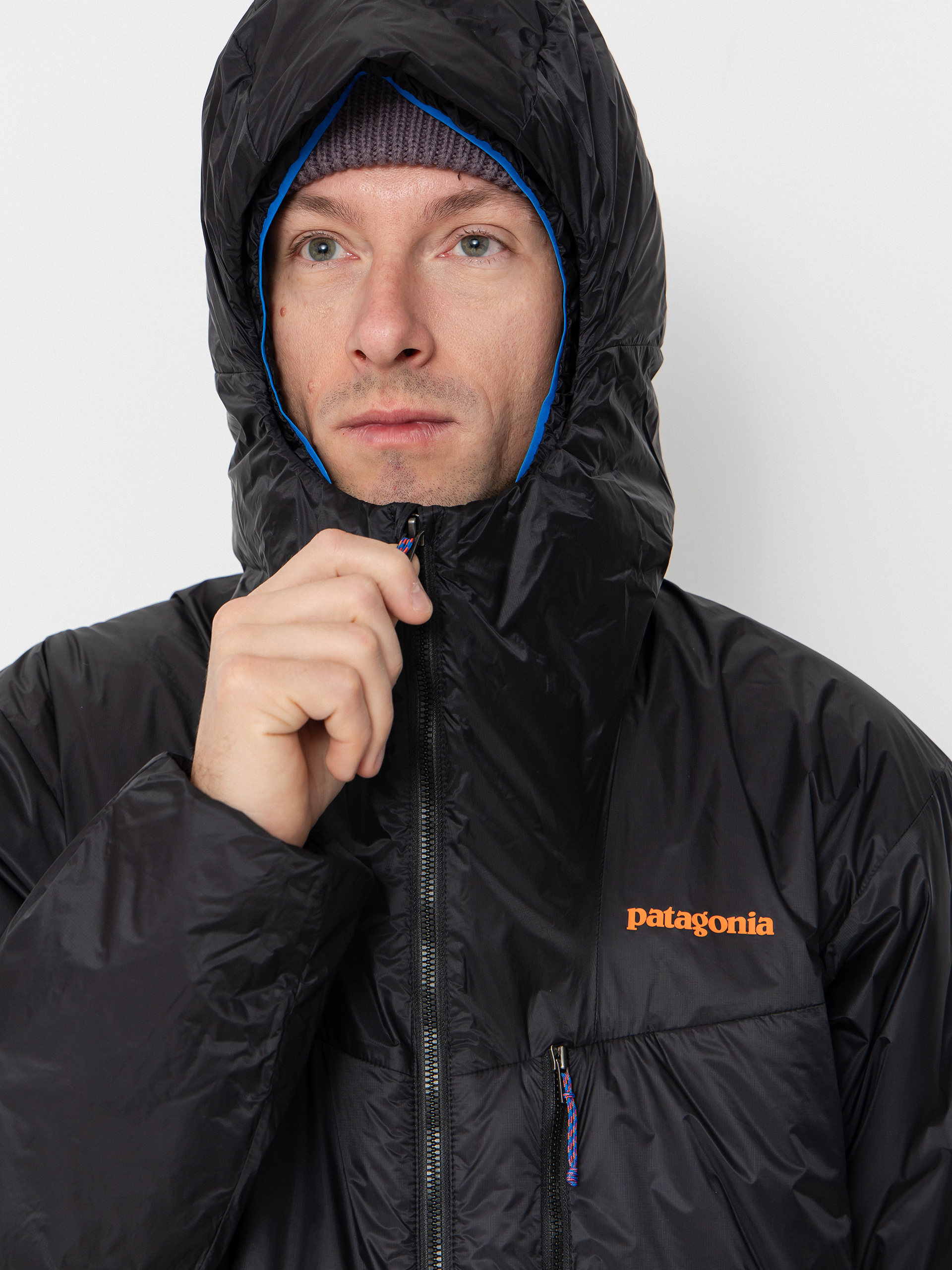 Bunda Patagonia DAS Parka (black w/p6 blue)