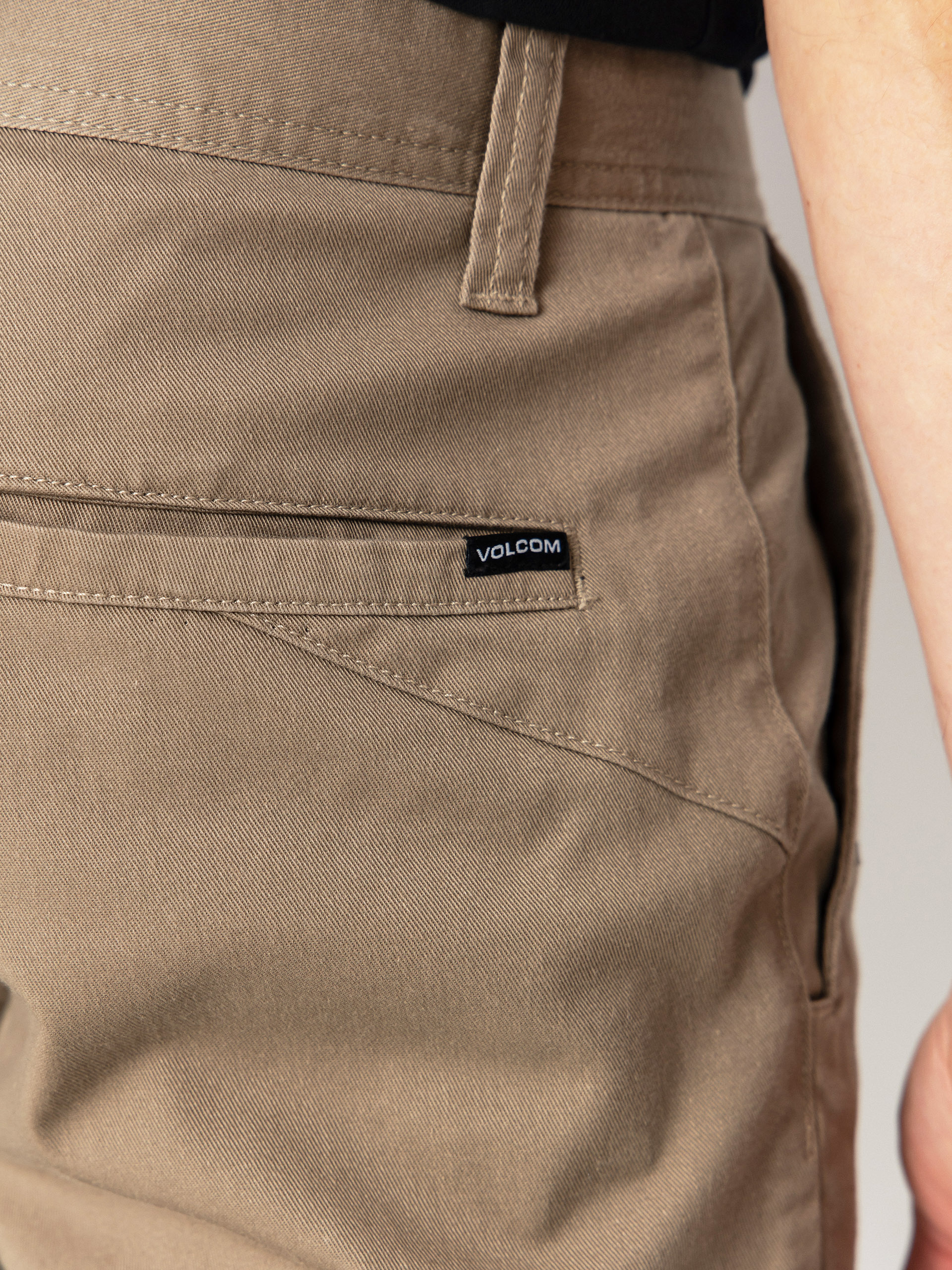 Nohavice Volcom Frickin Modern Stretch (khaki)