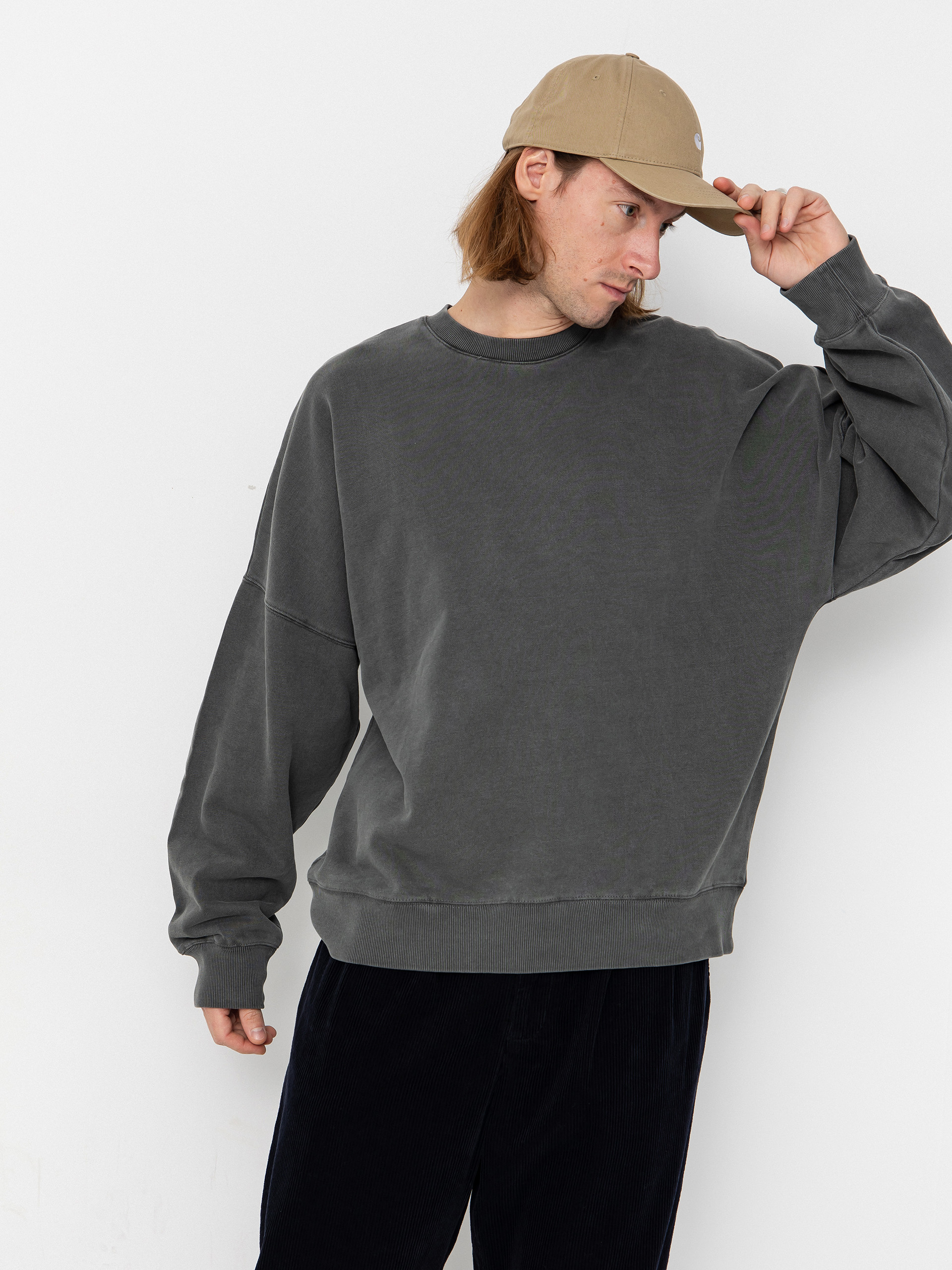 Mikina Carhartt WIP RGGD (black/garment dyed)