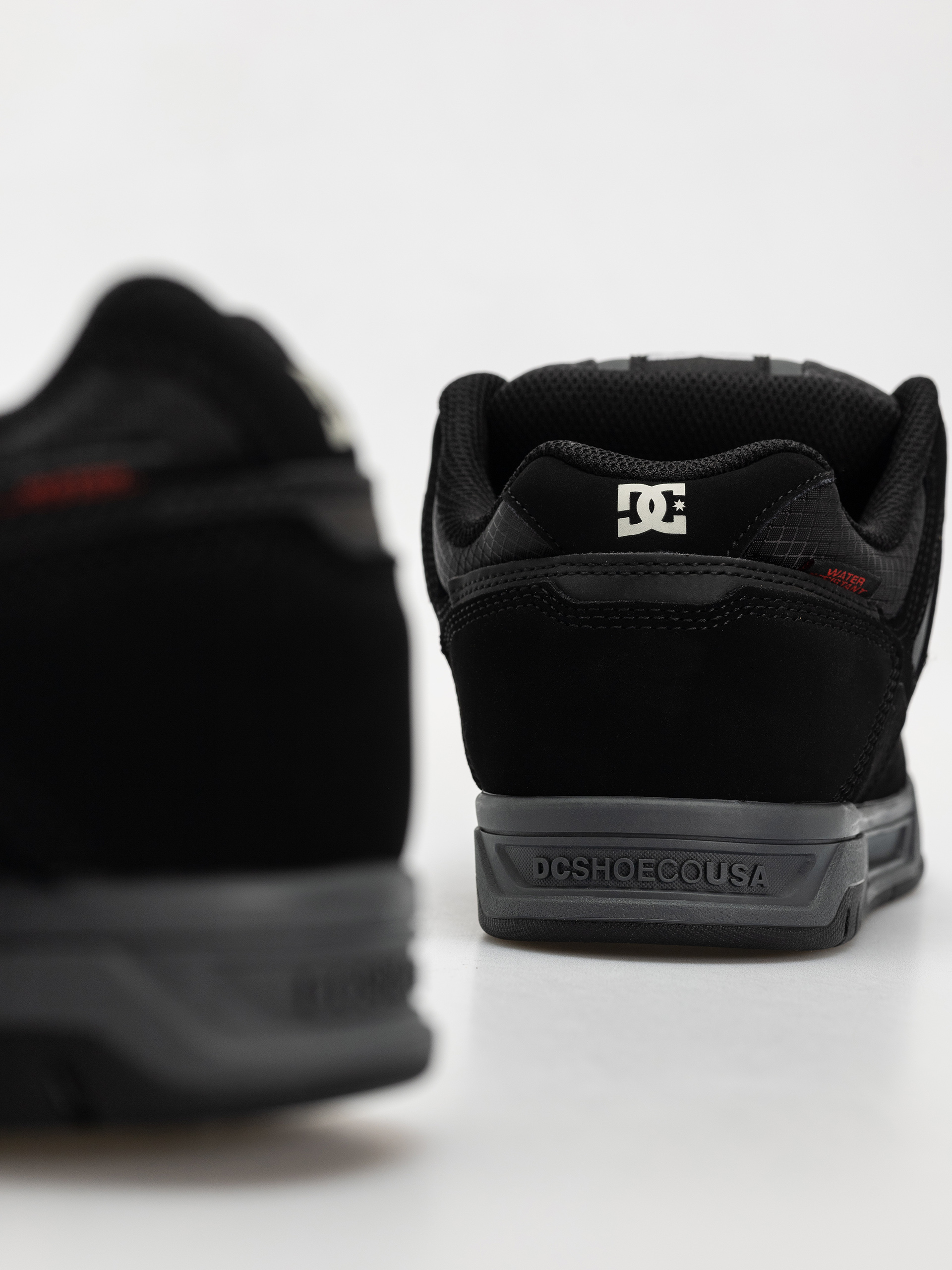 Topánky DC Stag Wnt (black/grey/red)