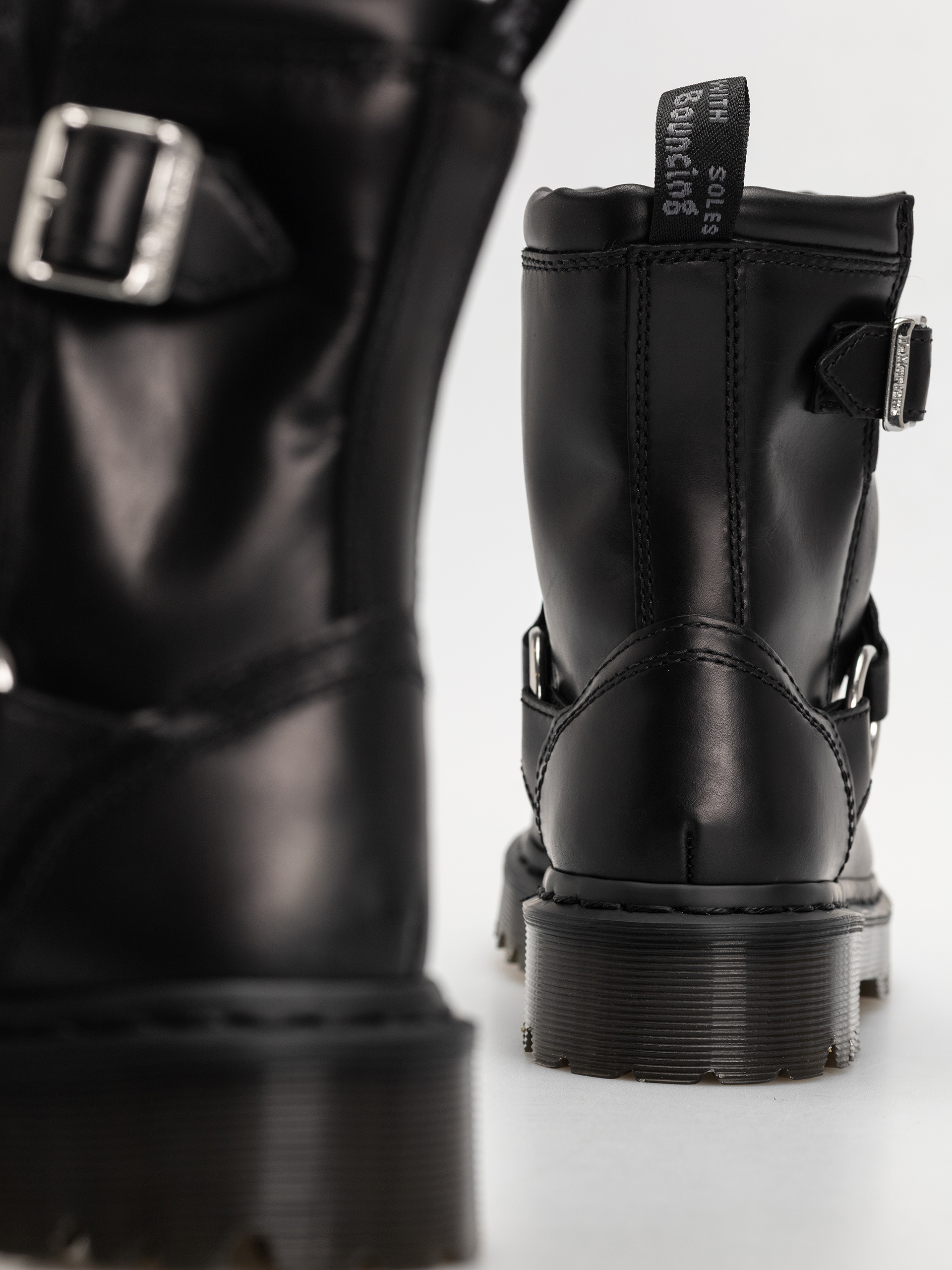 Topánky Dr. Martens Anistone HRNS Ankle (black orleans)