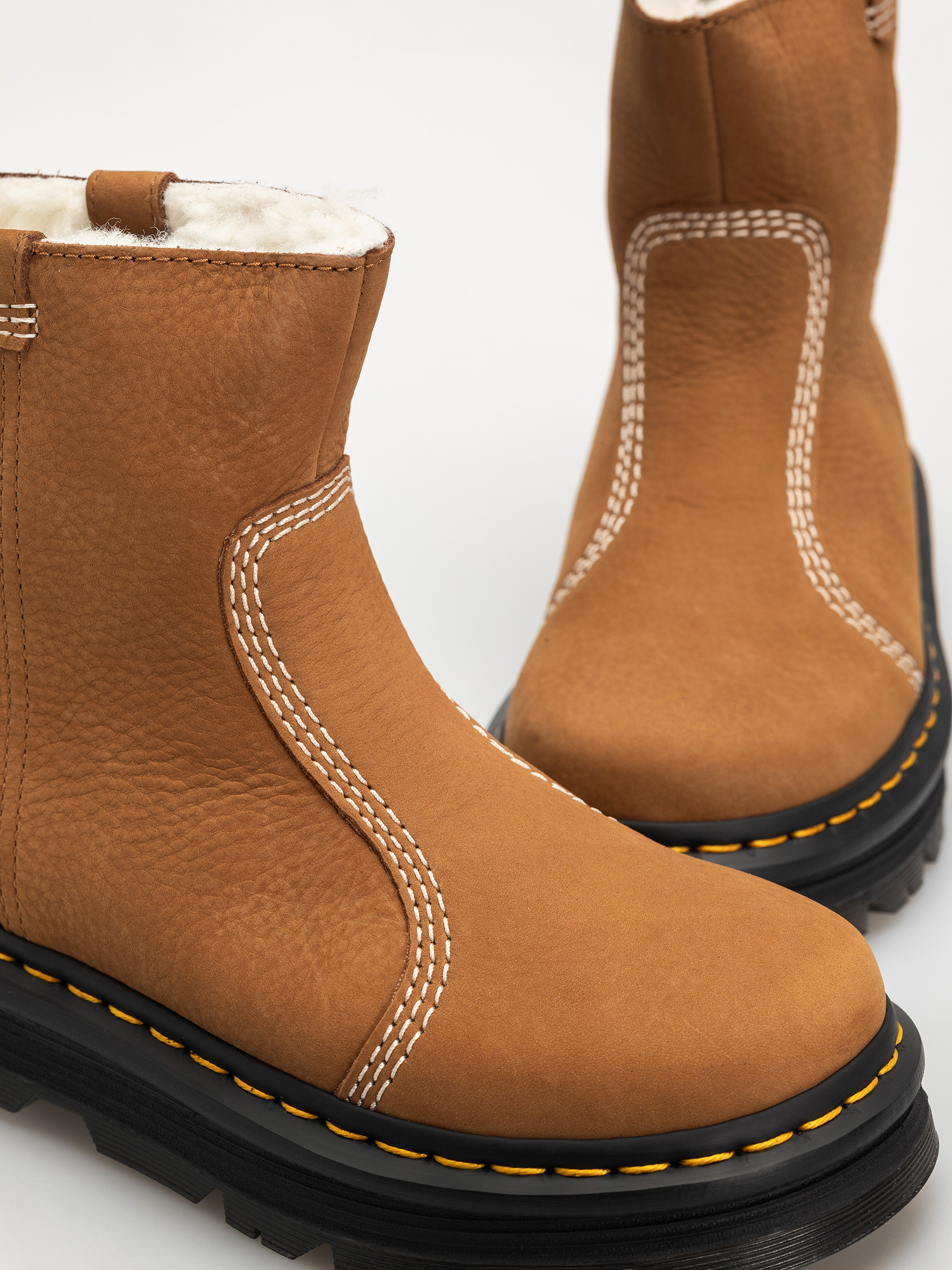 Topánky Dr. Martens ZebZag Rigger WL Rigger Wmn (desert brown milled nubuck wp)