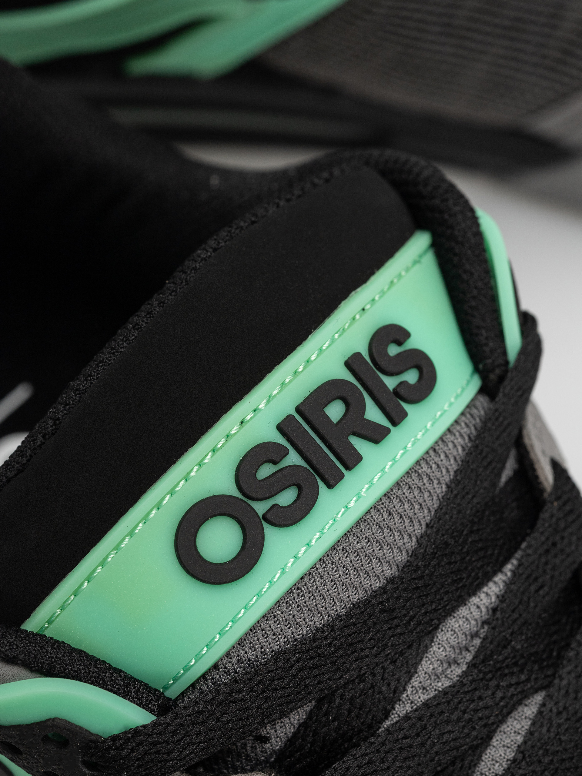 Topánky Osiris Pixel (blk/chr/grn glow)