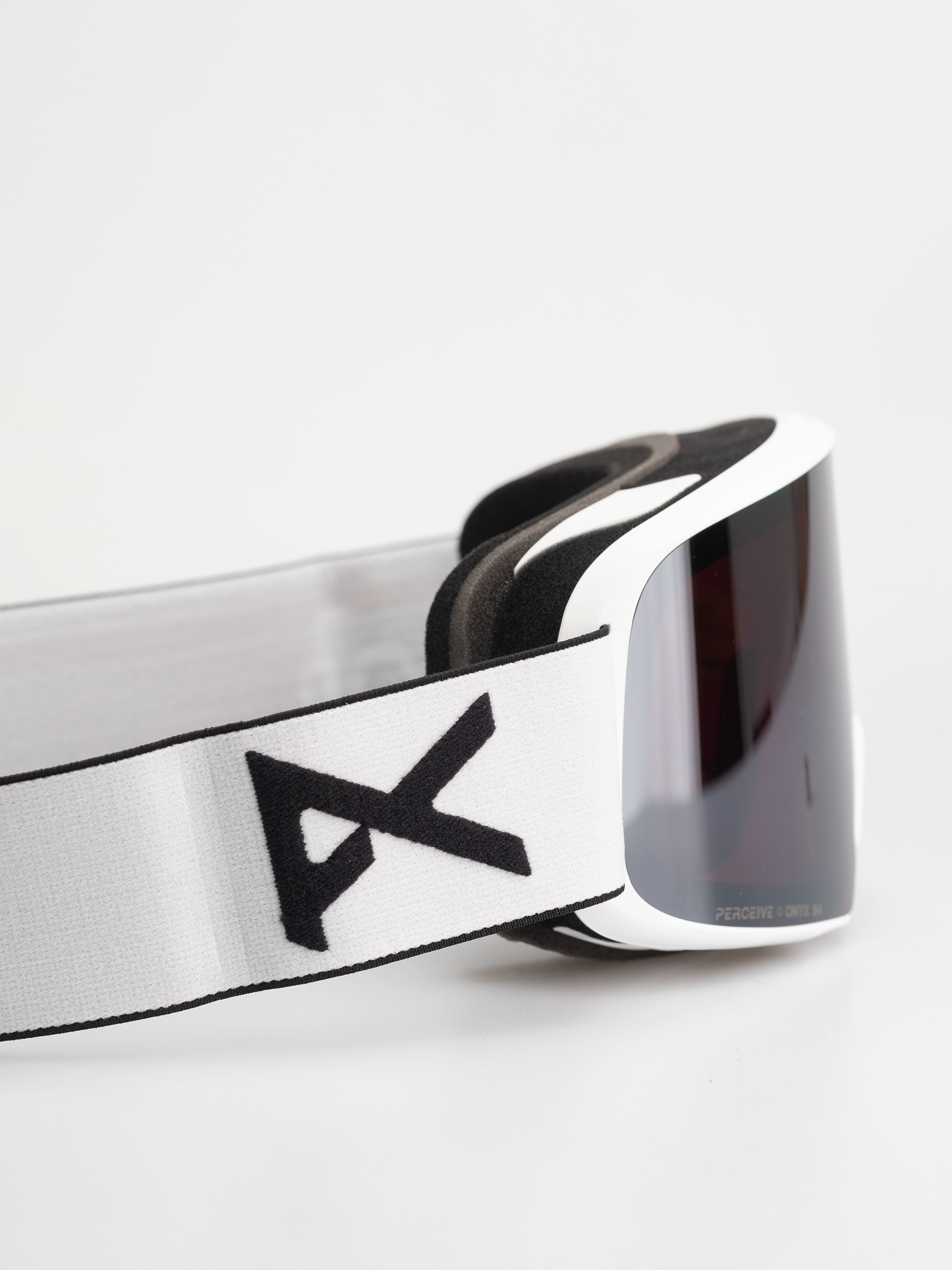 Snowboardové okuliare Anon M6 (white/perceive sunny onyx)