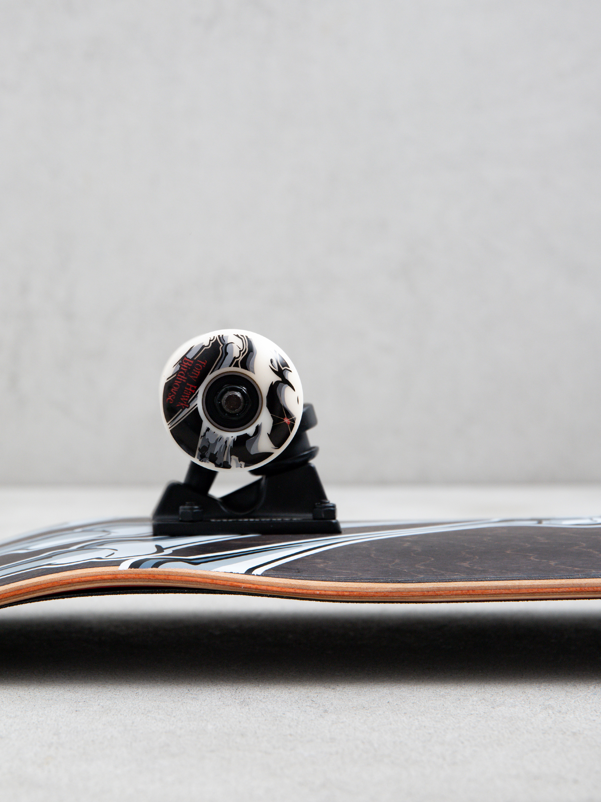 Skateboard Birdhouse Hawk Falcon 1 (black/red)