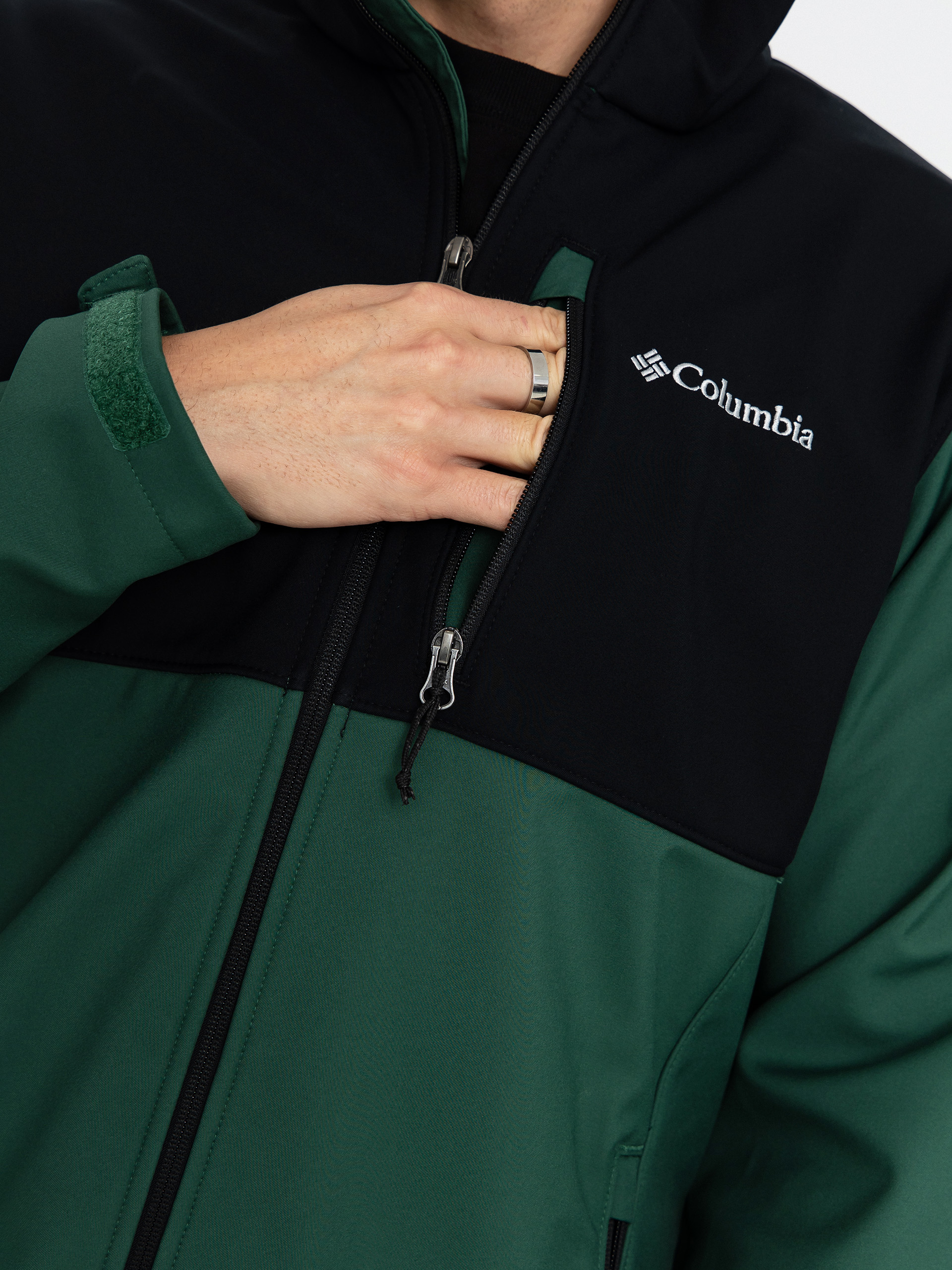 Bunda Columbia Ascender Softshell (rain forest/black)