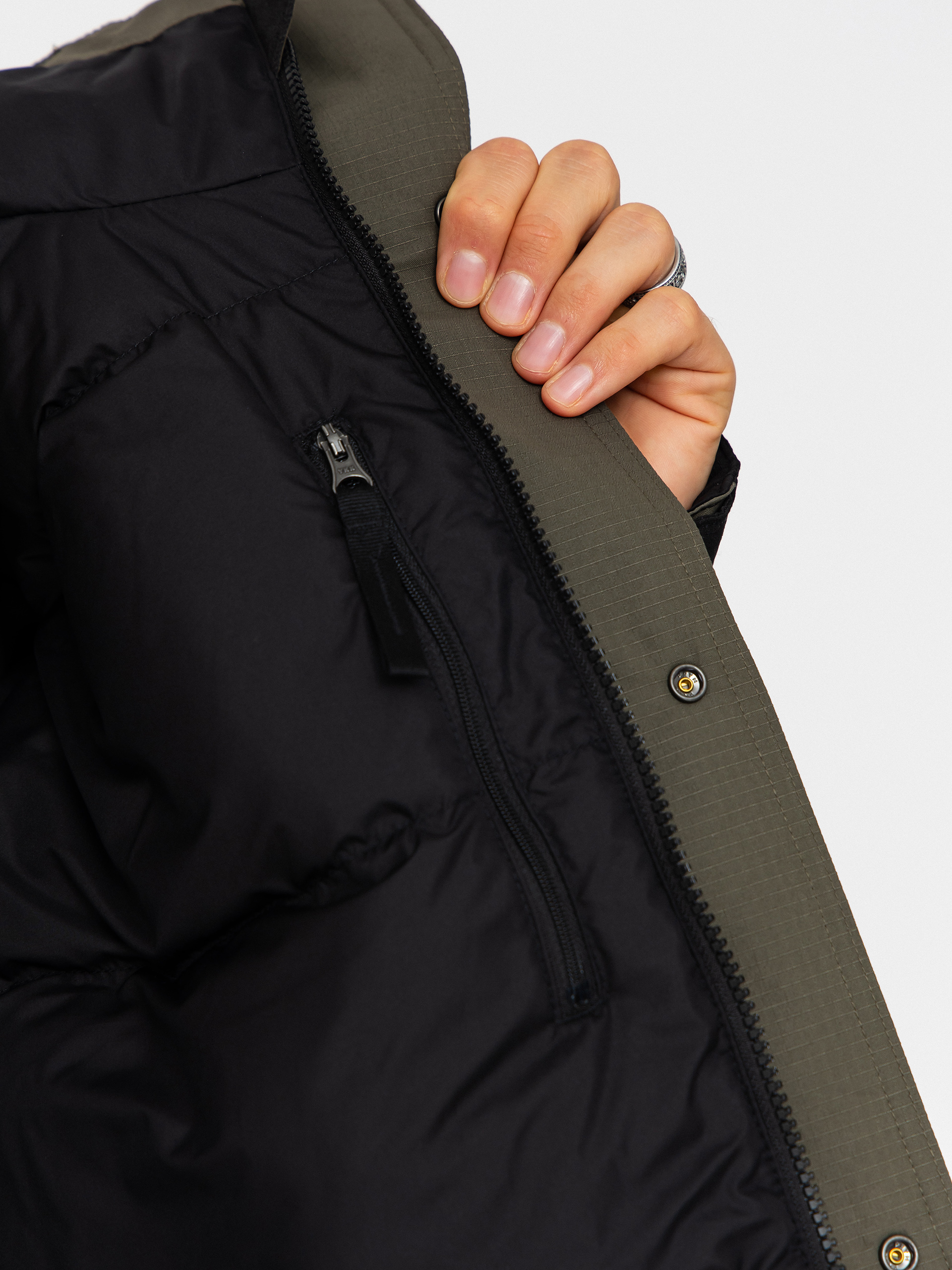 Bunda The North Face Mountain Down (new taupe green/tnf black)