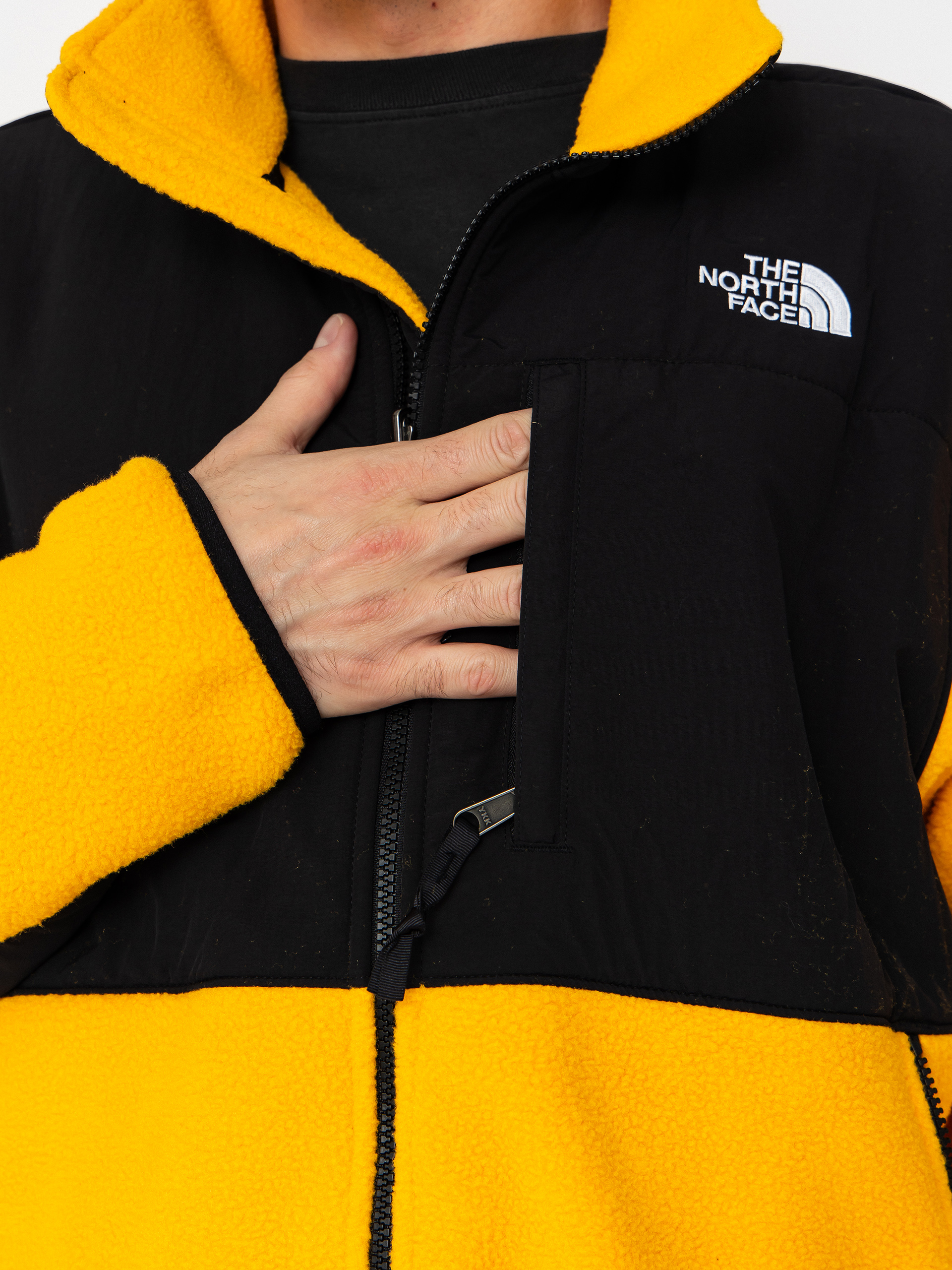 Bunda The North Face Retro Denali (summit gold/tnf black)