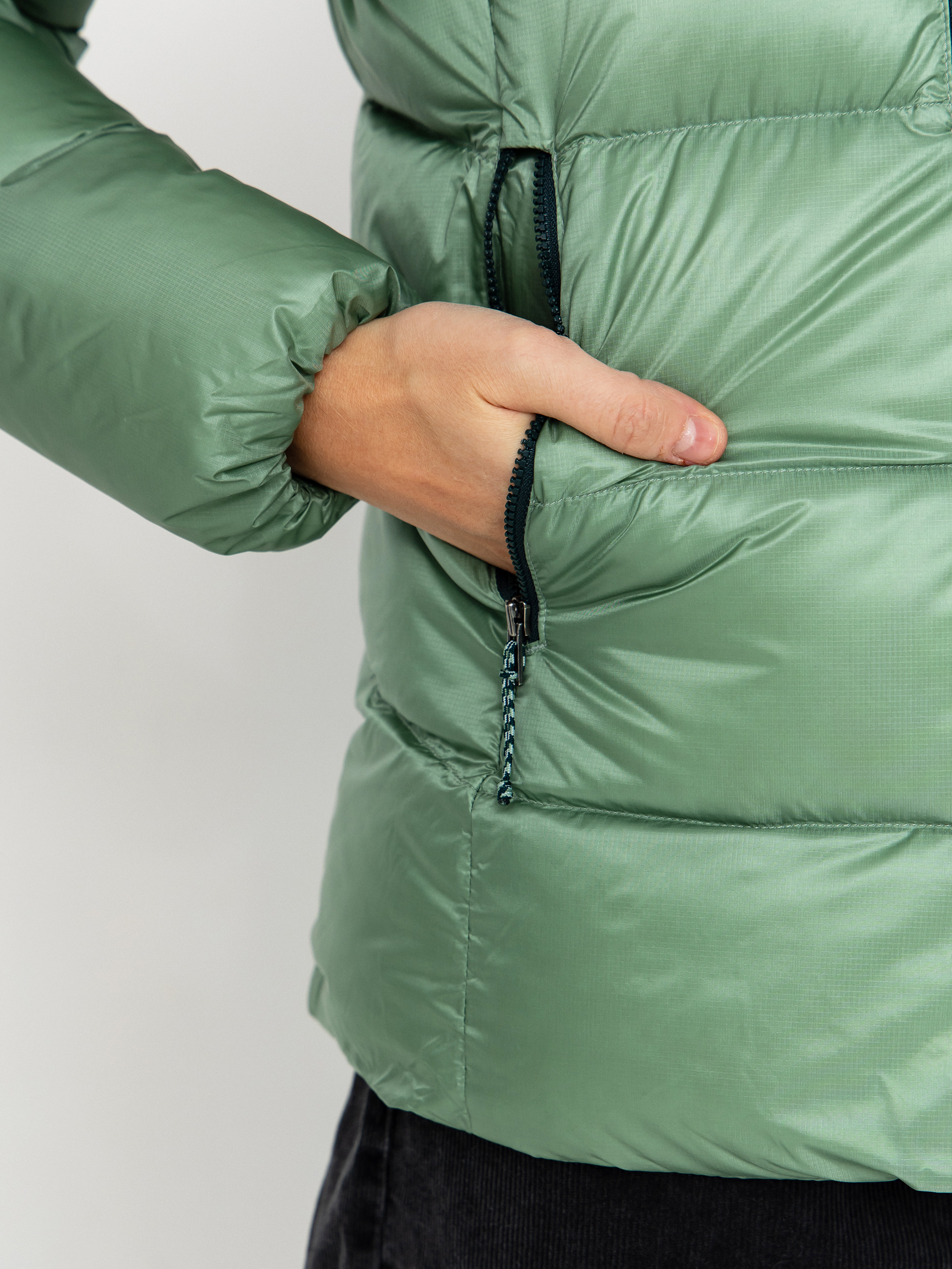 Bunda Patagonia Fitz Roy Down HD Wmn (ellwood green)