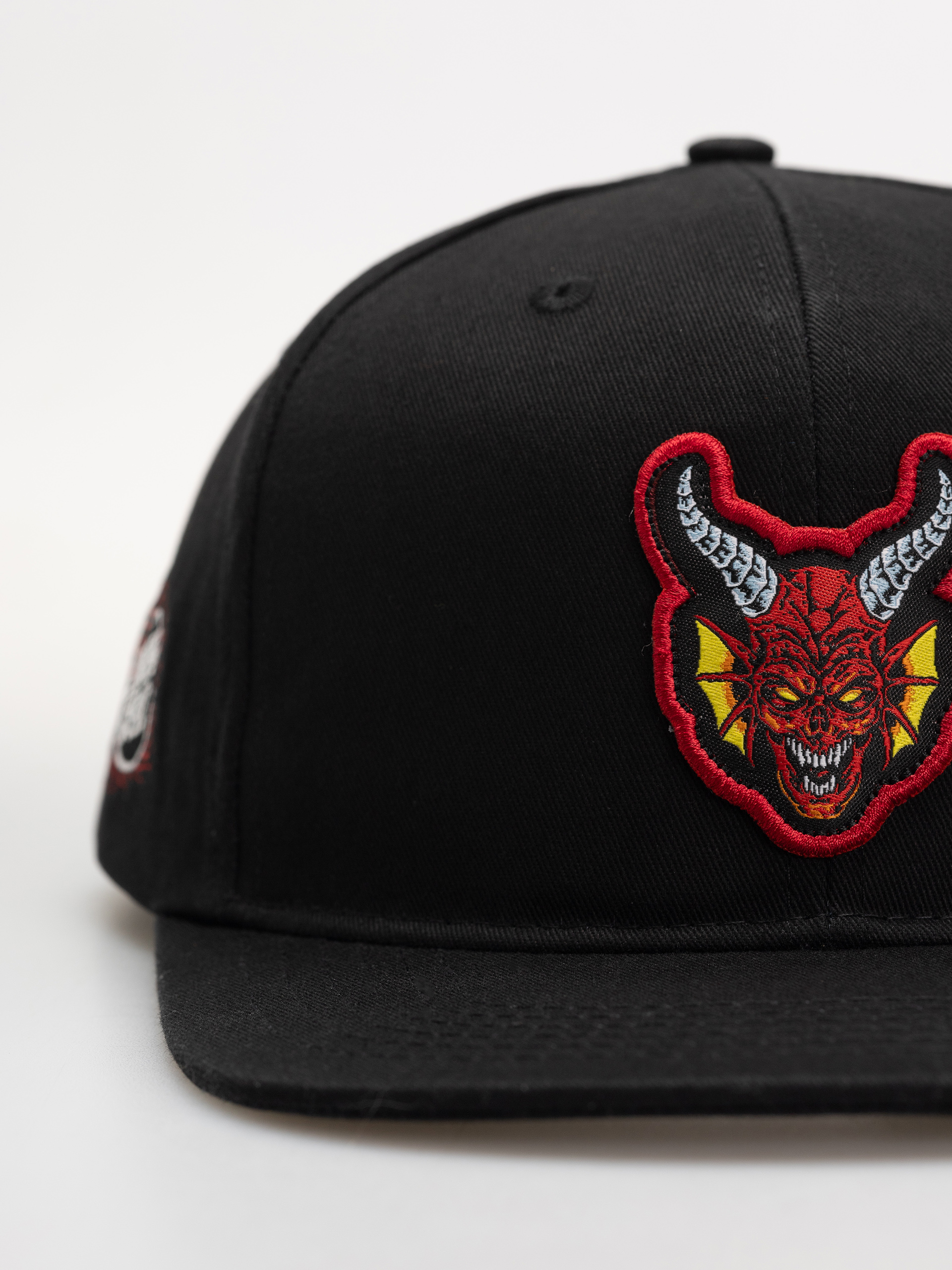 Šiltovka Santa Cruz X Stranger Things Hellfire Club Snapback Structured Hat (black)