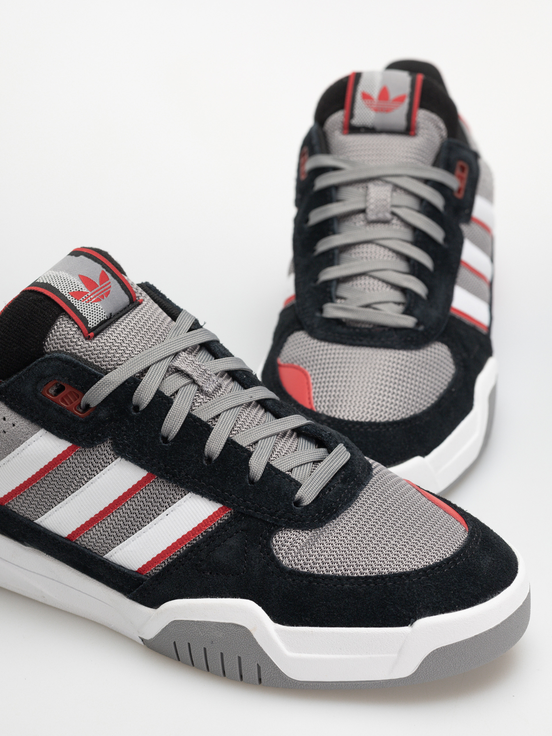 Topánky adidas Tekkira Cup (cblack/ftwwht/betsca)