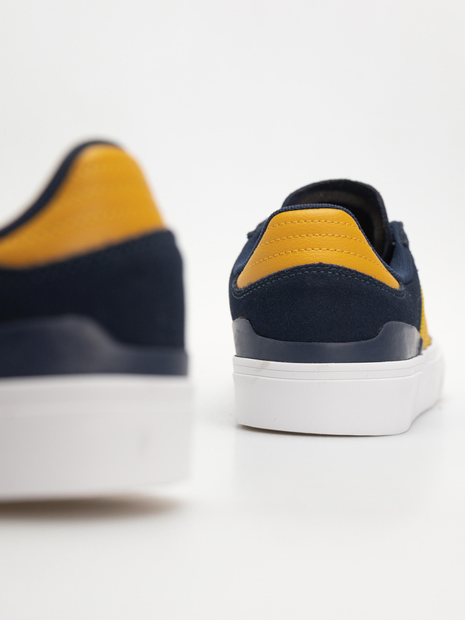 Topánky adidas Busenitz Vulc II (conavy/preyel/ftwwht)