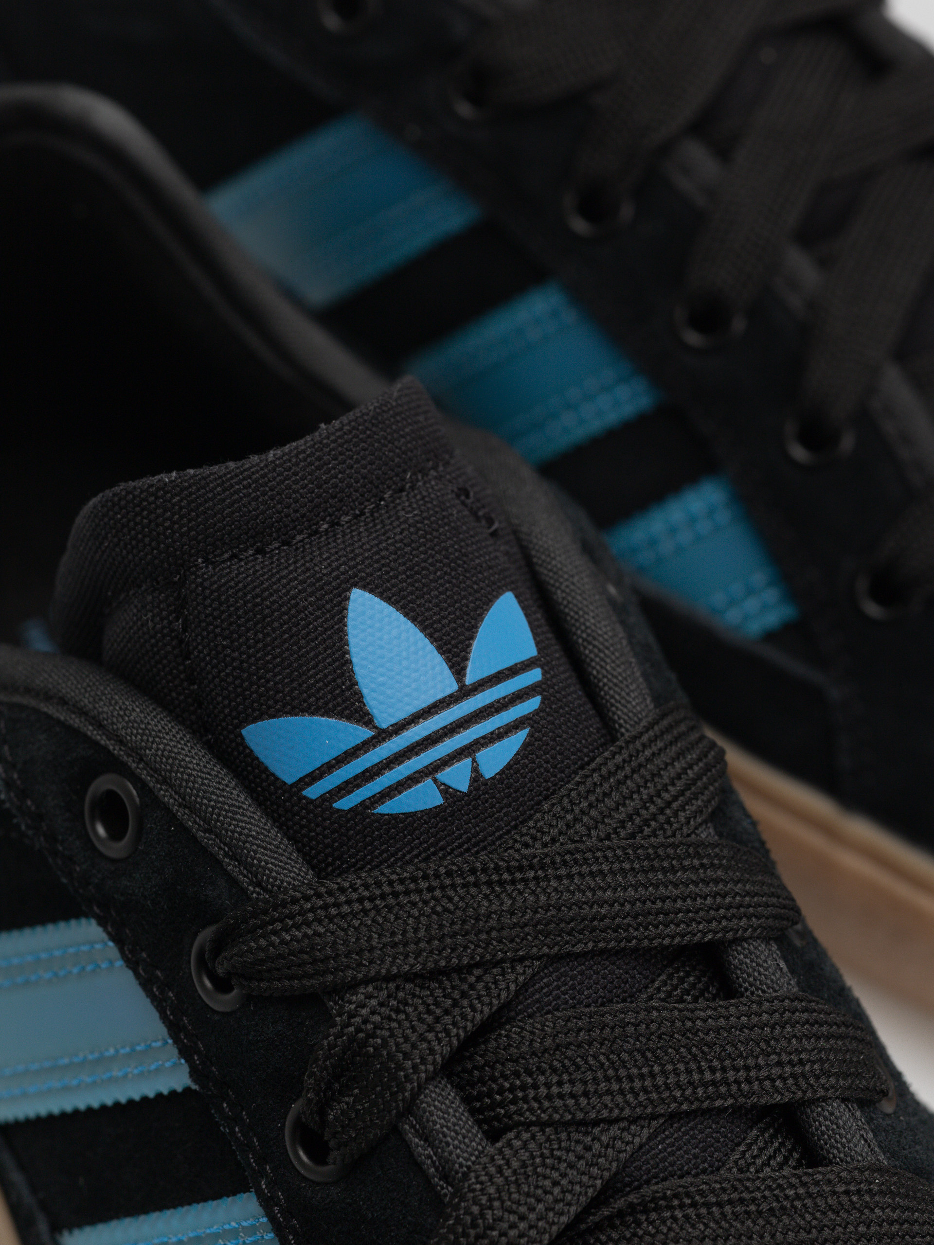 Topánky adidas Court Tns Premiere (cblack/gum4)