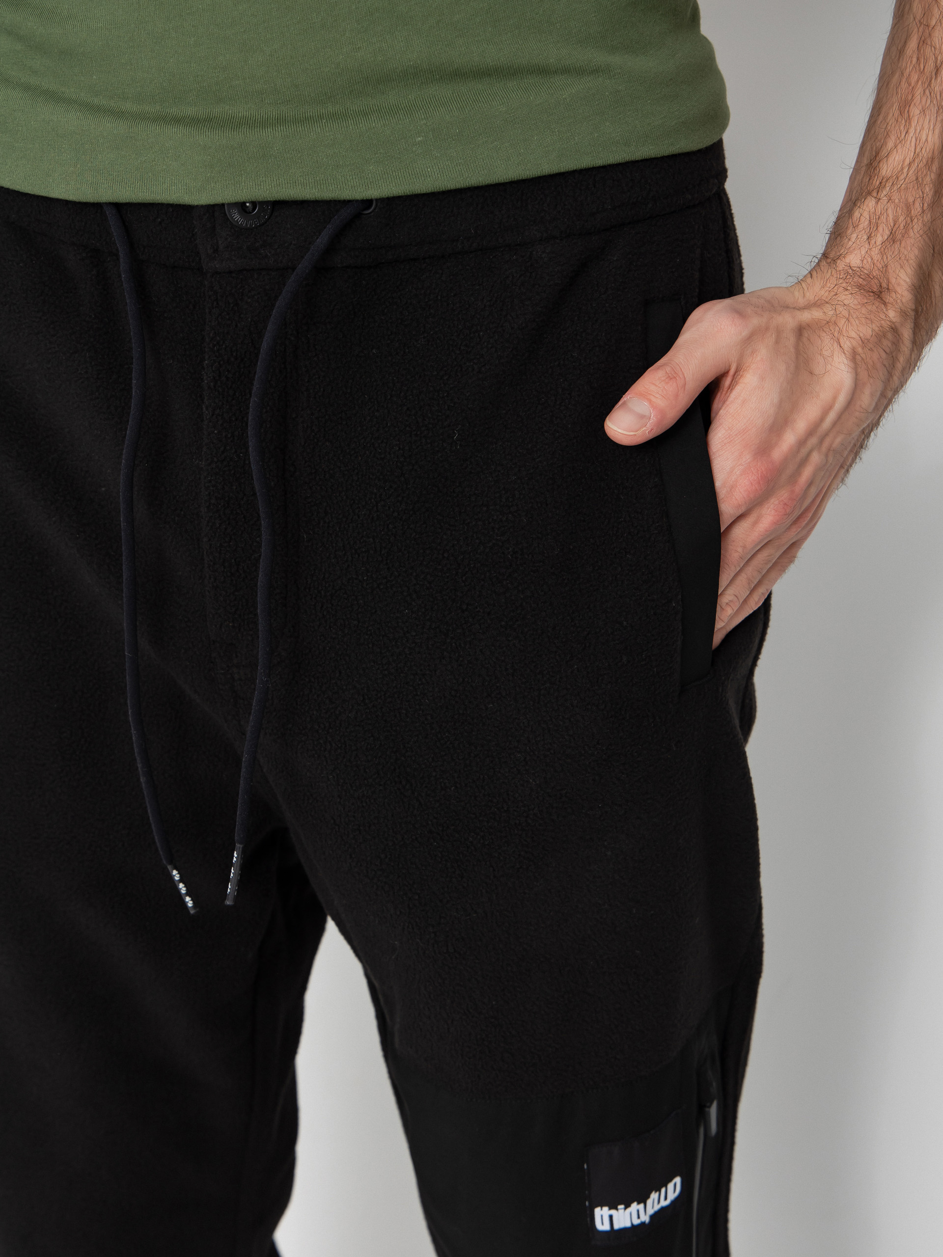 Nohavice ThirtyTwo Rest Stop (black)