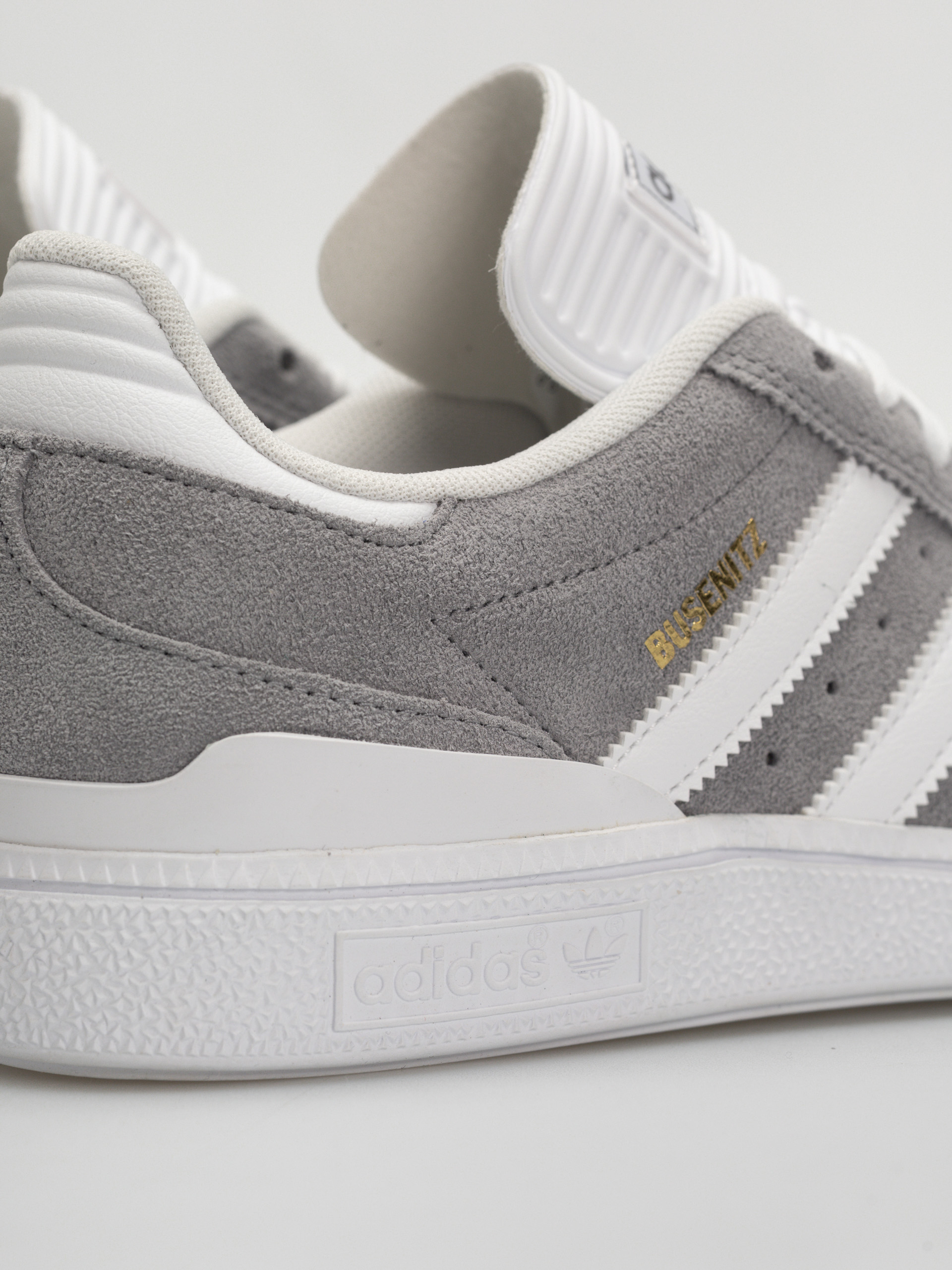 Topánky adidas Busenitz (grethr/ftwwht/goldmt)