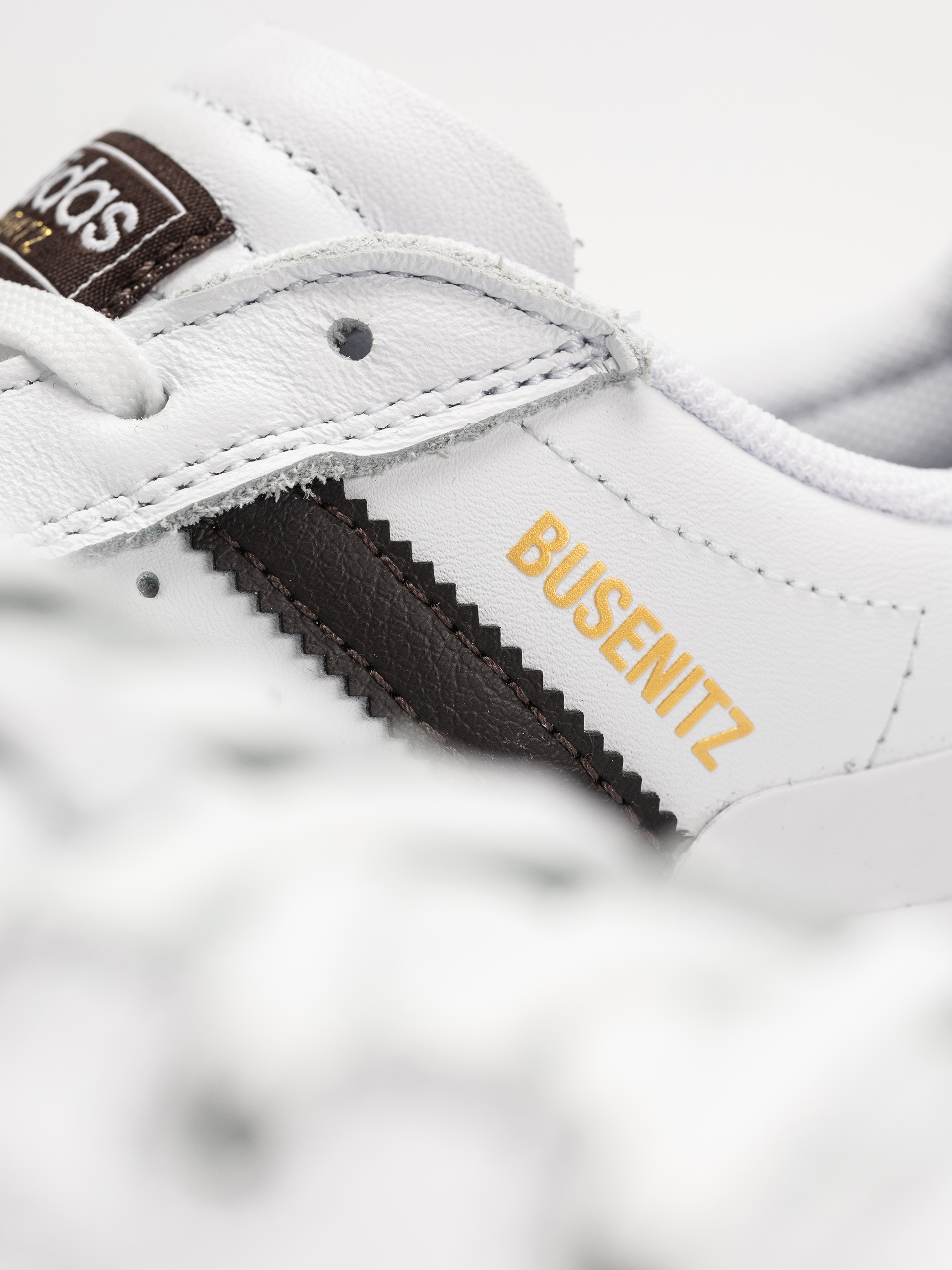 Topánky adidas Busenitz Vulc II (ftwwht/goldmt)