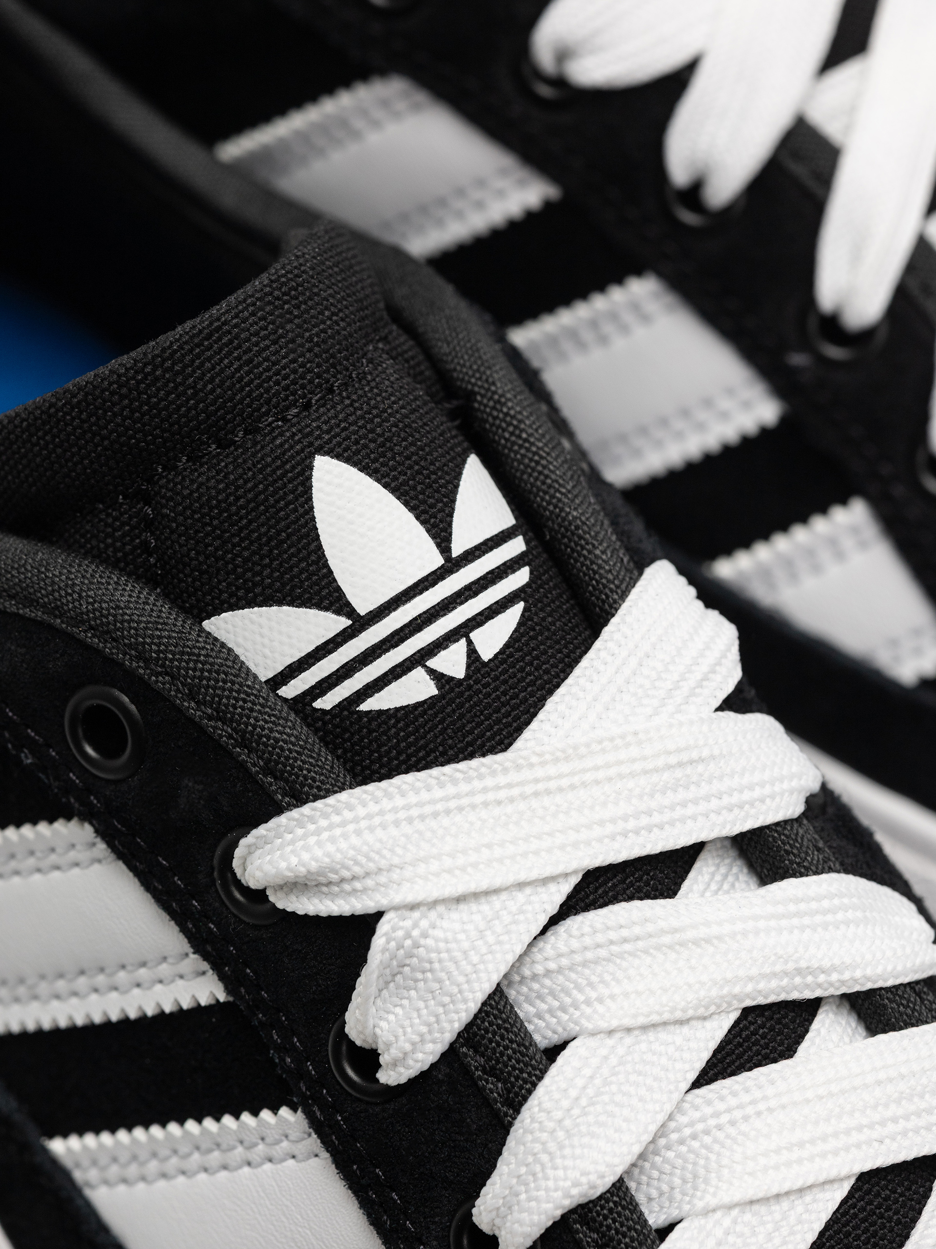 Topánky adidas Court Tns Premiere (cblack/ftwwht/blubir)