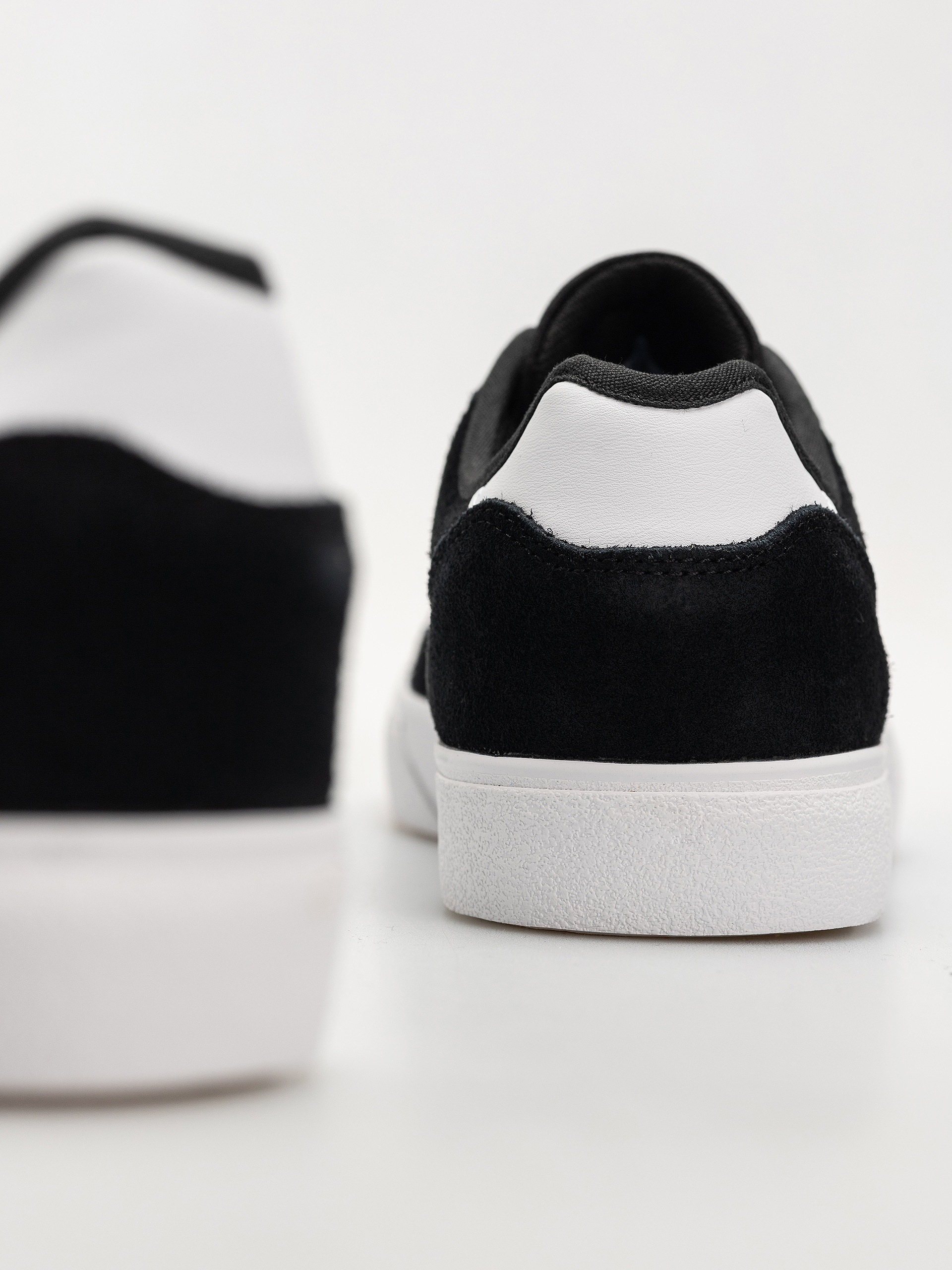 Topánky adidas Court Tns Premiere (cblack/ftwwht/blubir)