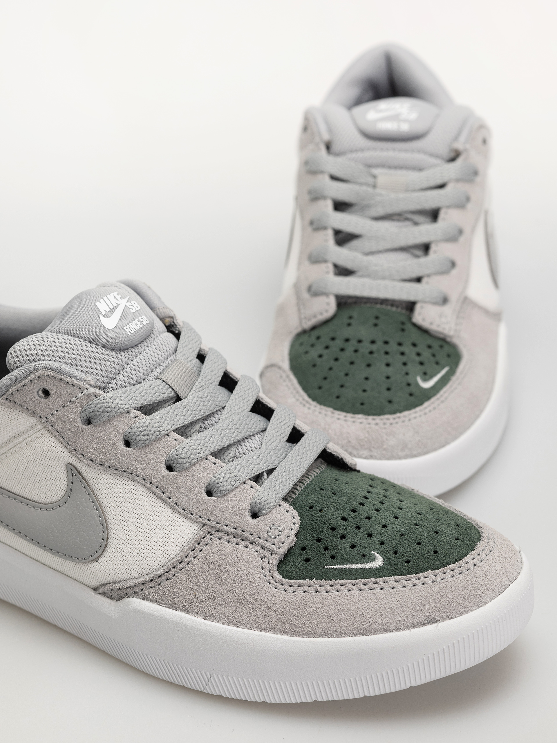 Topánky Nike SB Force 58 (white/flt silver fir white)