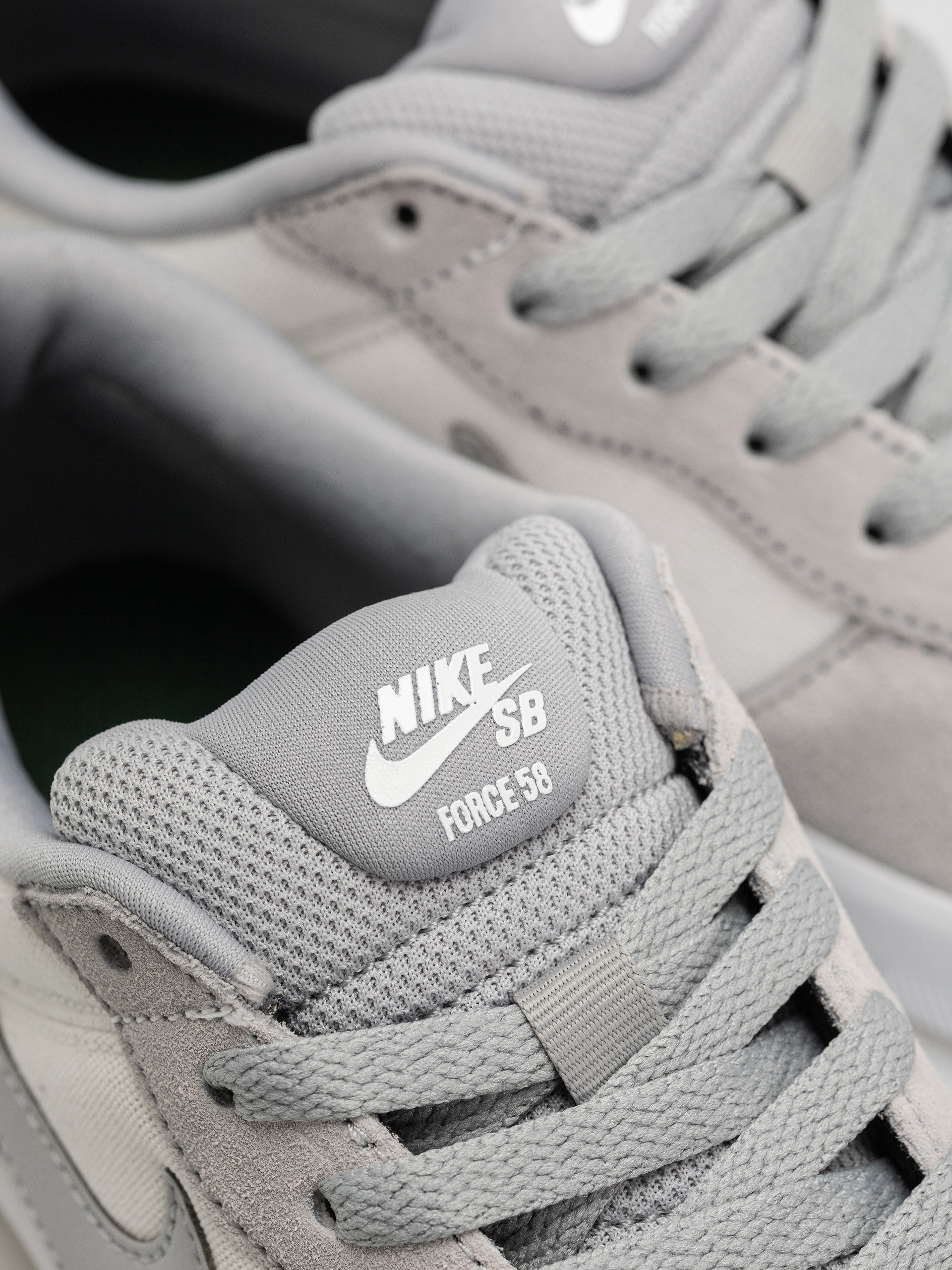Topánky Nike SB Force 58 (white/flt silver fir white)