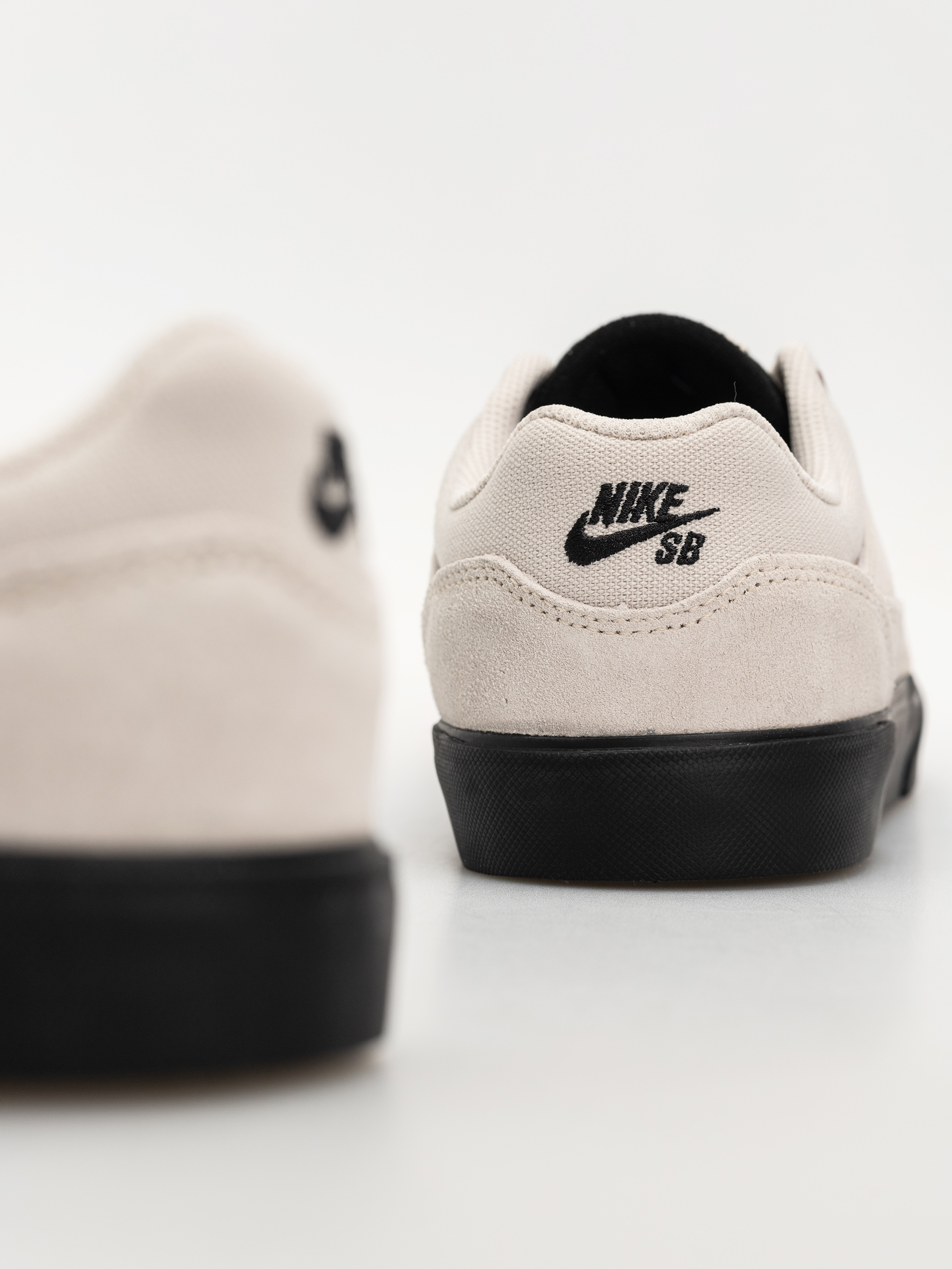 Topánky Nike SB Malor (lt orewood brn/team red black)