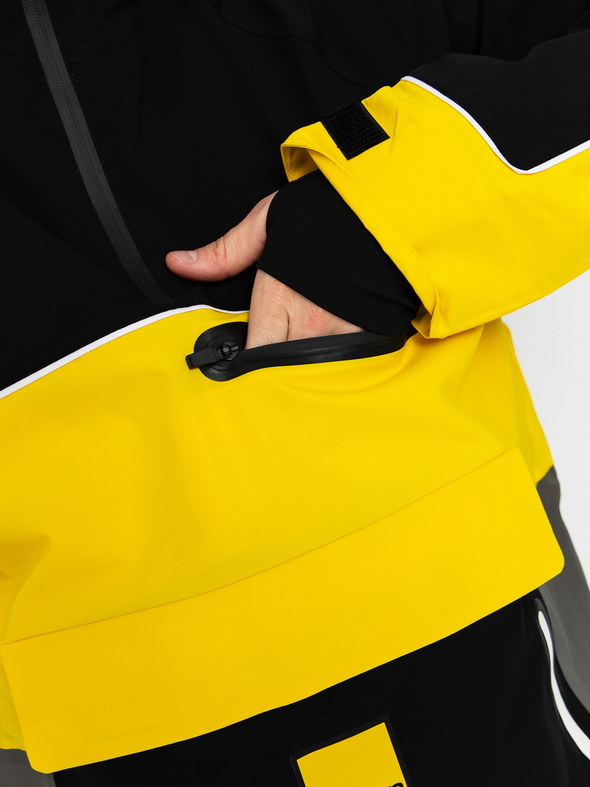 Pánska Snowboardová bunda ThirtyTwo Light Anorak (black/yellow)