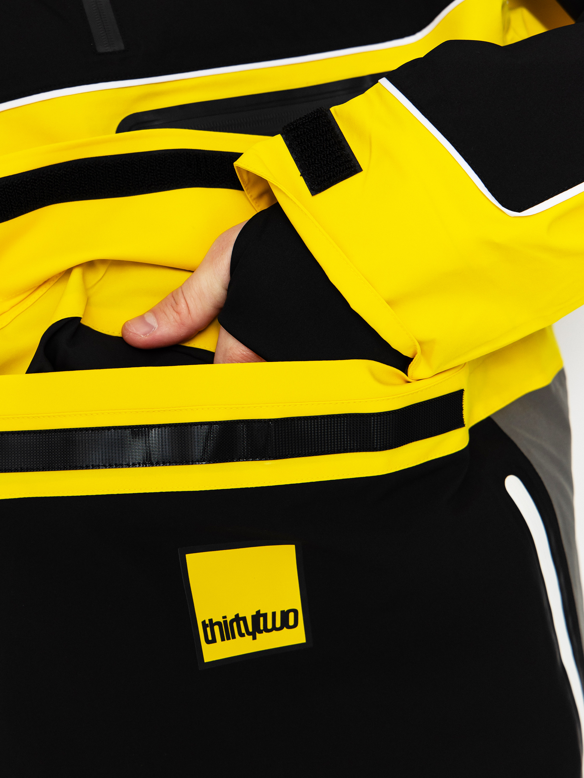 Pánska Snowboardová bunda ThirtyTwo Light Anorak (black/yellow)