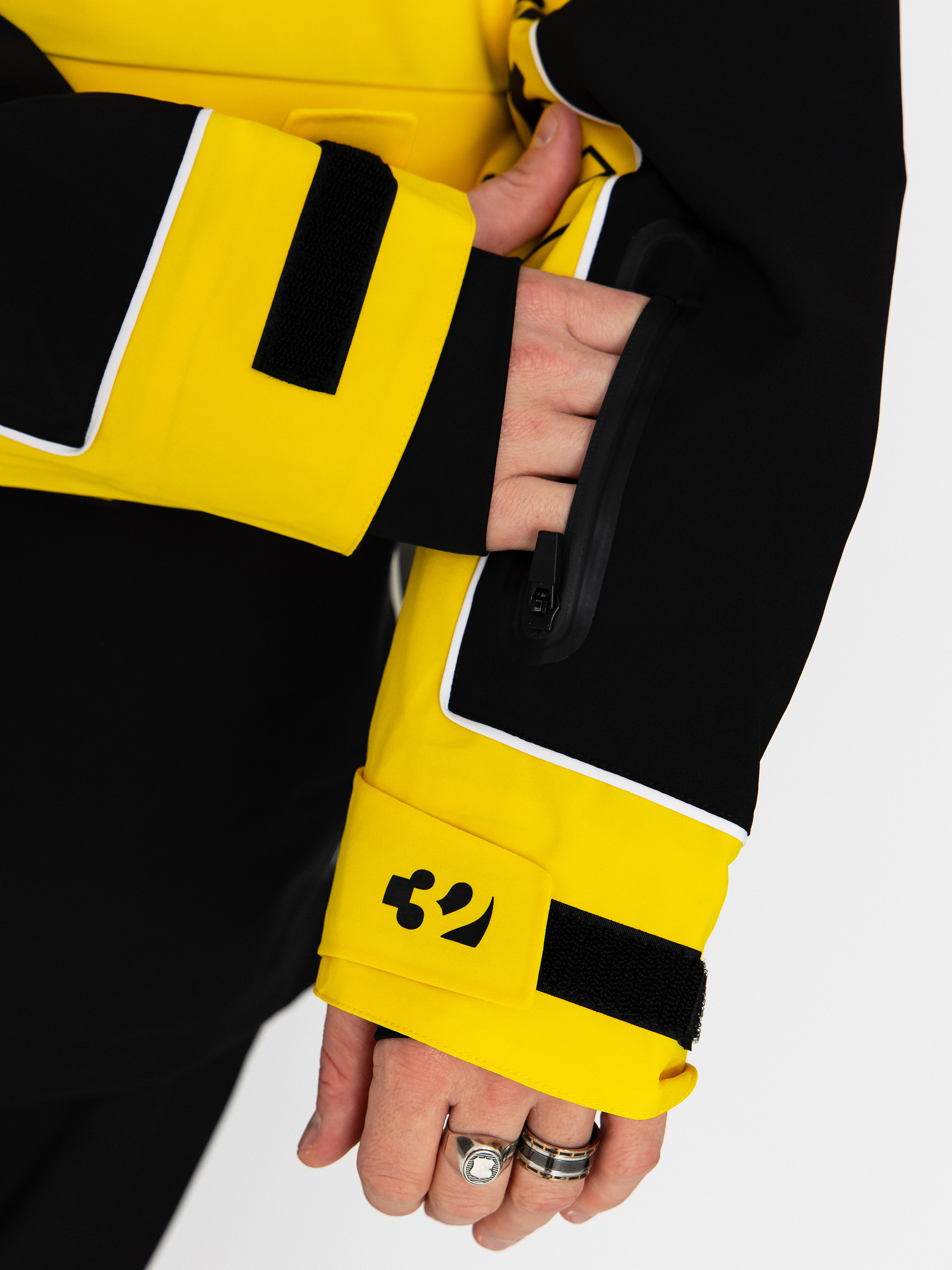 Pánska Snowboardová bunda ThirtyTwo Light Anorak (black/yellow)