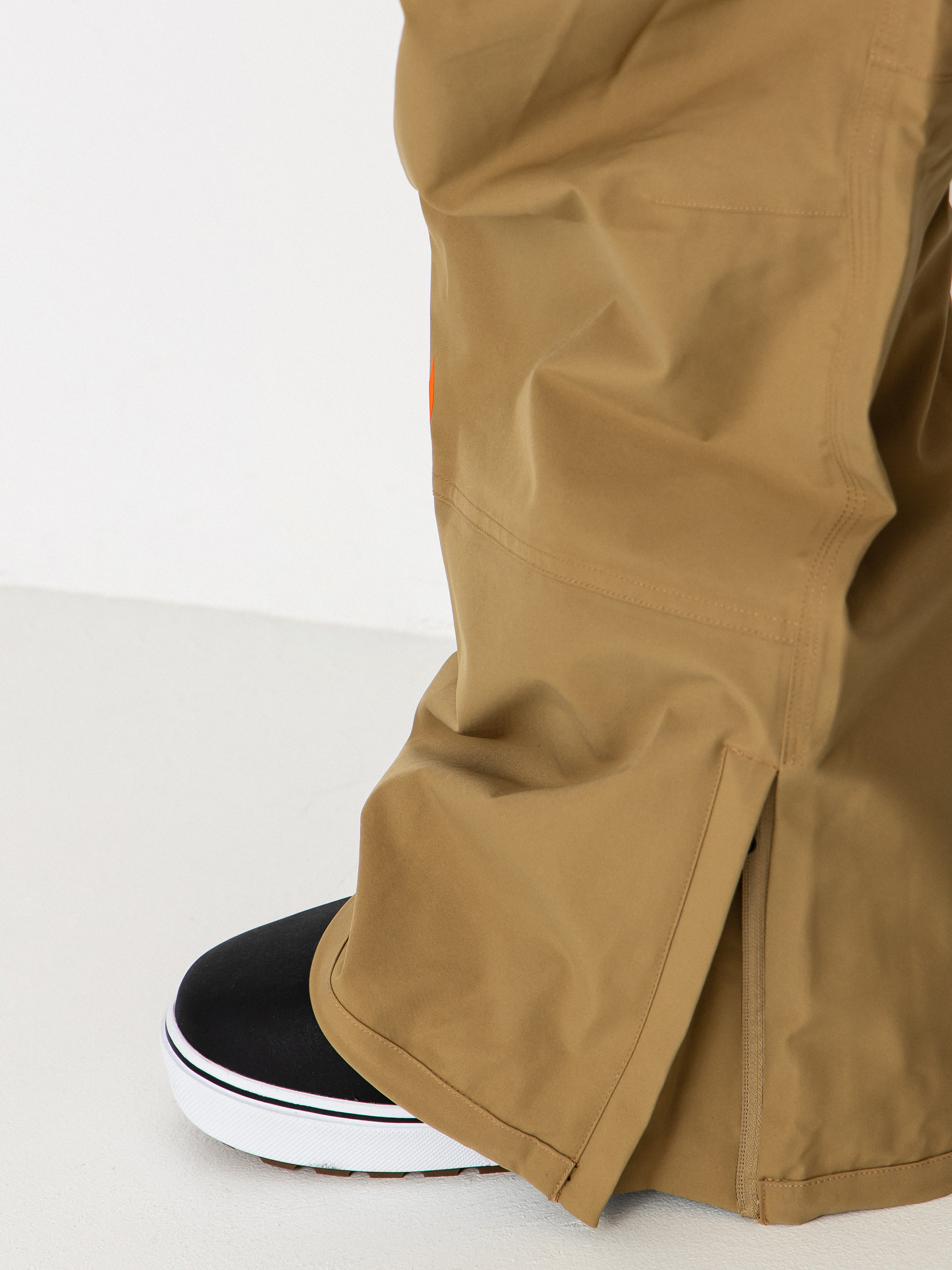 Pánske Snowboardové nohavice ThirtyTwo Basement Bib (khaki)