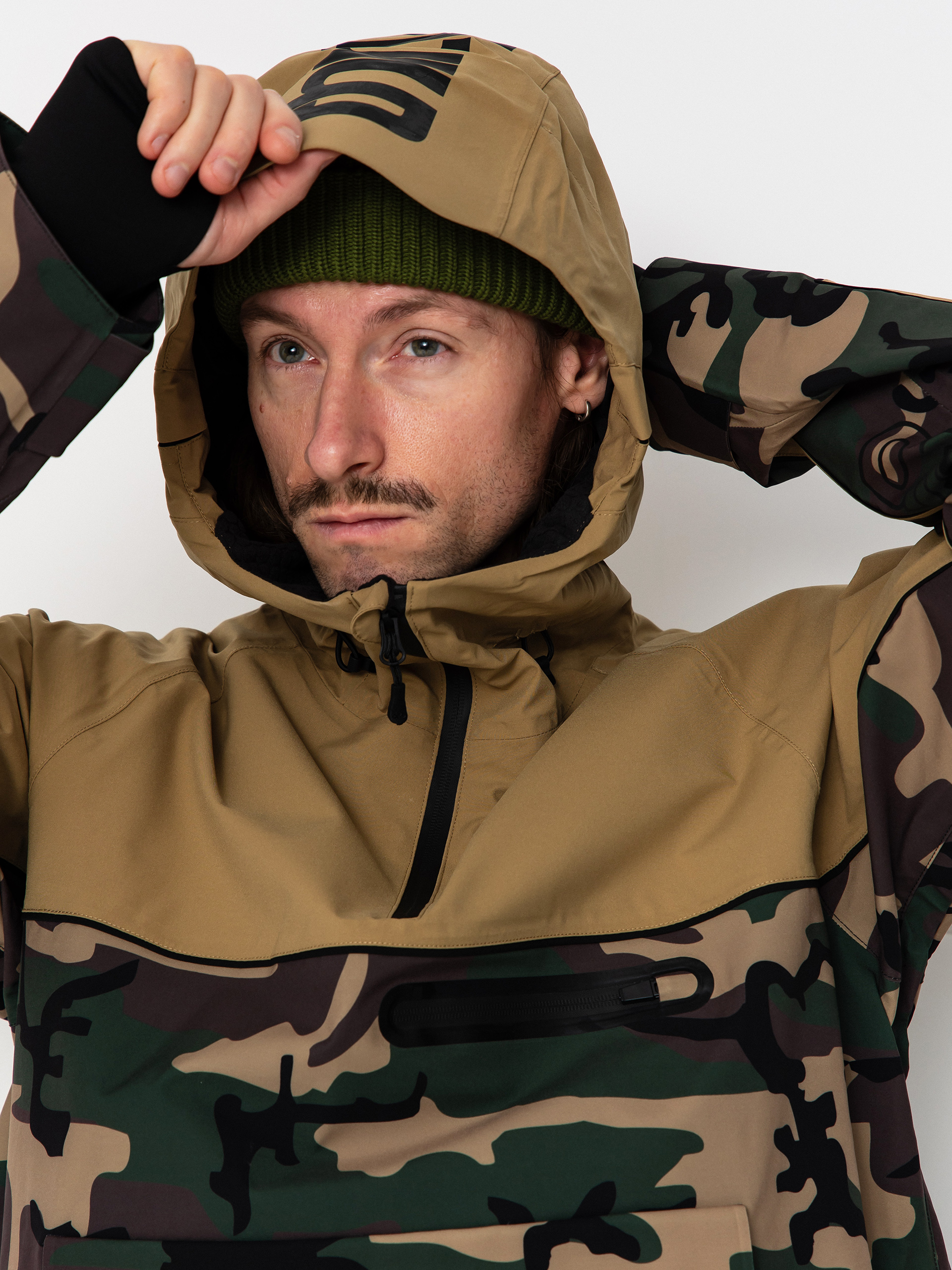Pánska Snowboardová bunda ThirtyTwo Light Anorak (camo)