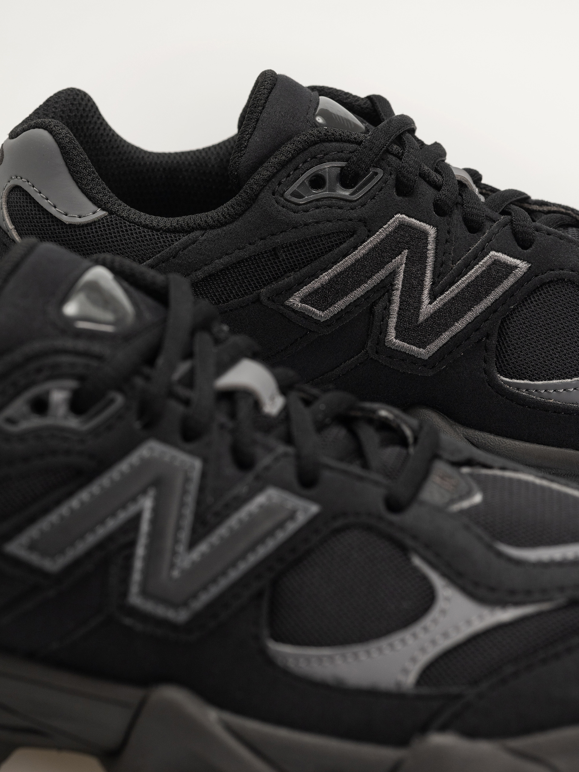 Topánky New Balance 9060 JR (black/castlerock)