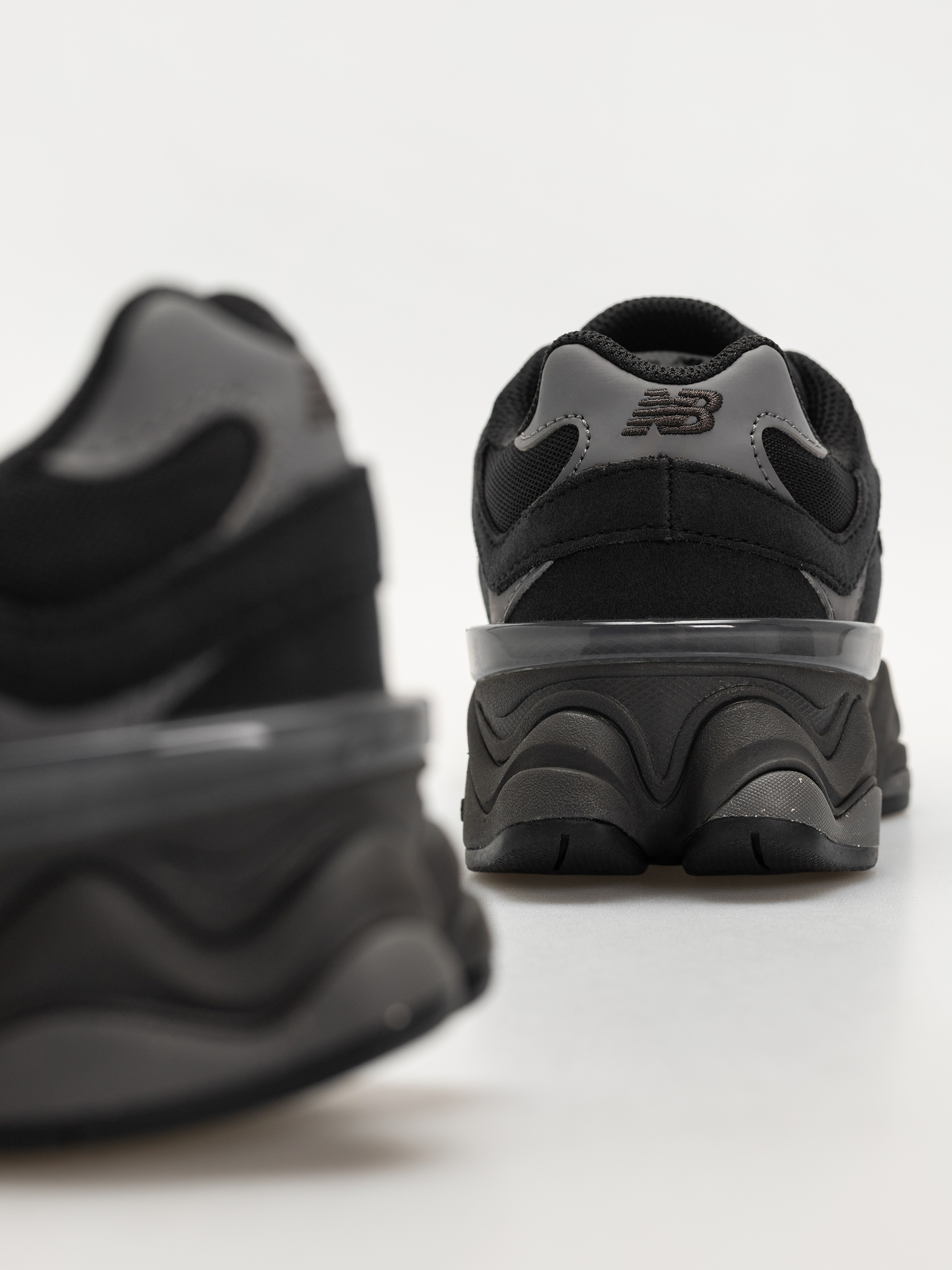 Topánky New Balance 9060 JR (black/castlerock)