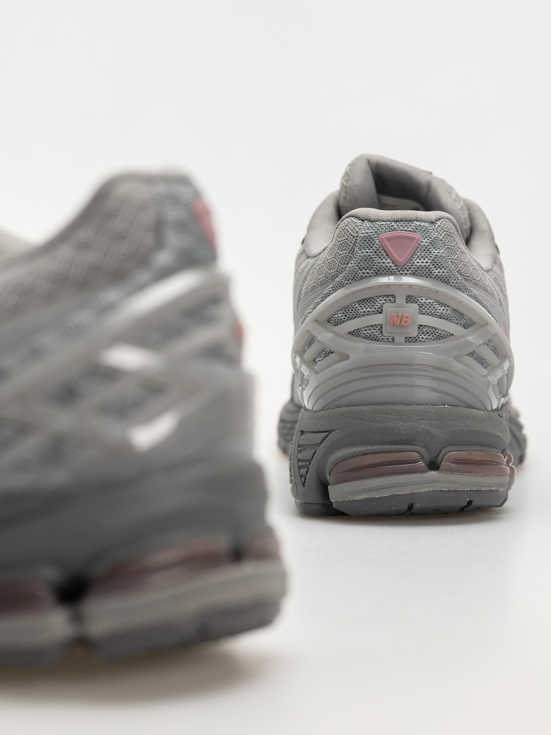 Topánky New Balance 1906 (slate grey/rosewood)